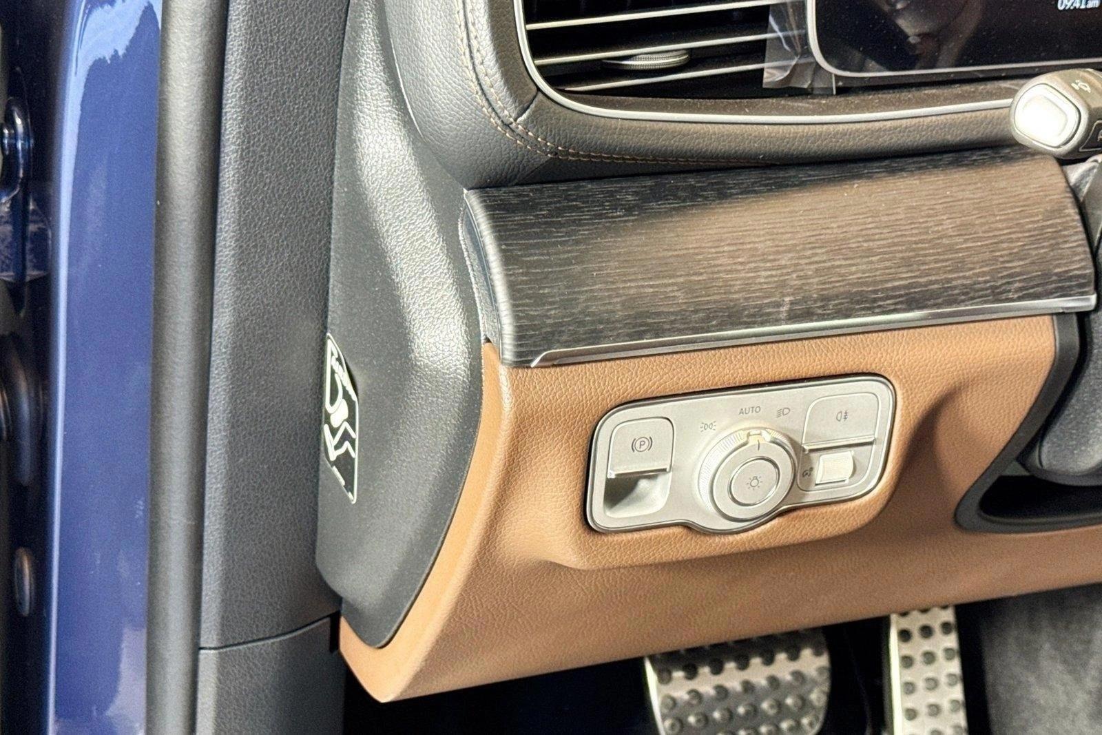 Thumbnail: 2026 Mercedes-Benz GLS - 3