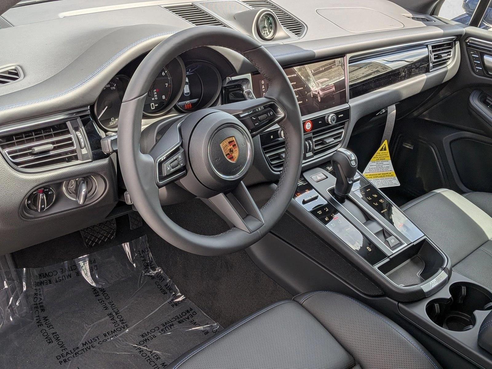 Thumbnail: 2026 Porsche Macan - 3