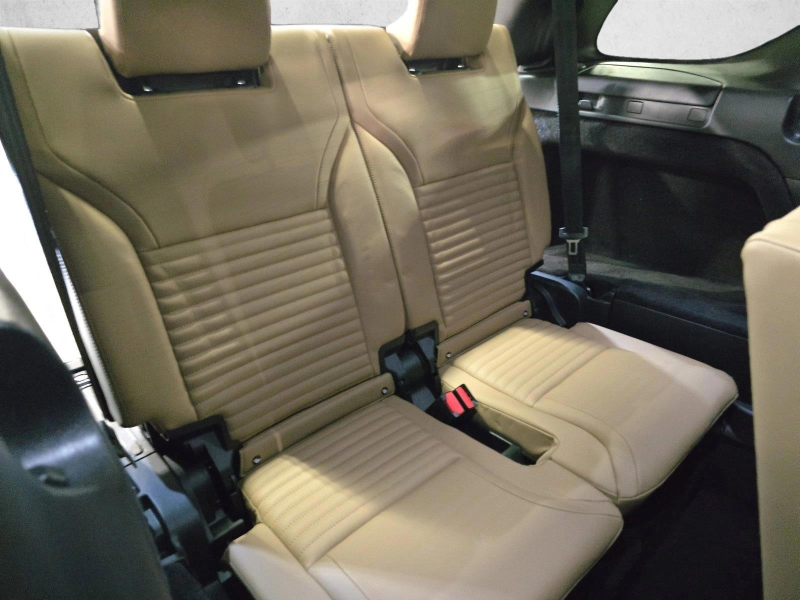 2025 Land Rover Discovery Dynamic SE - Photo 14