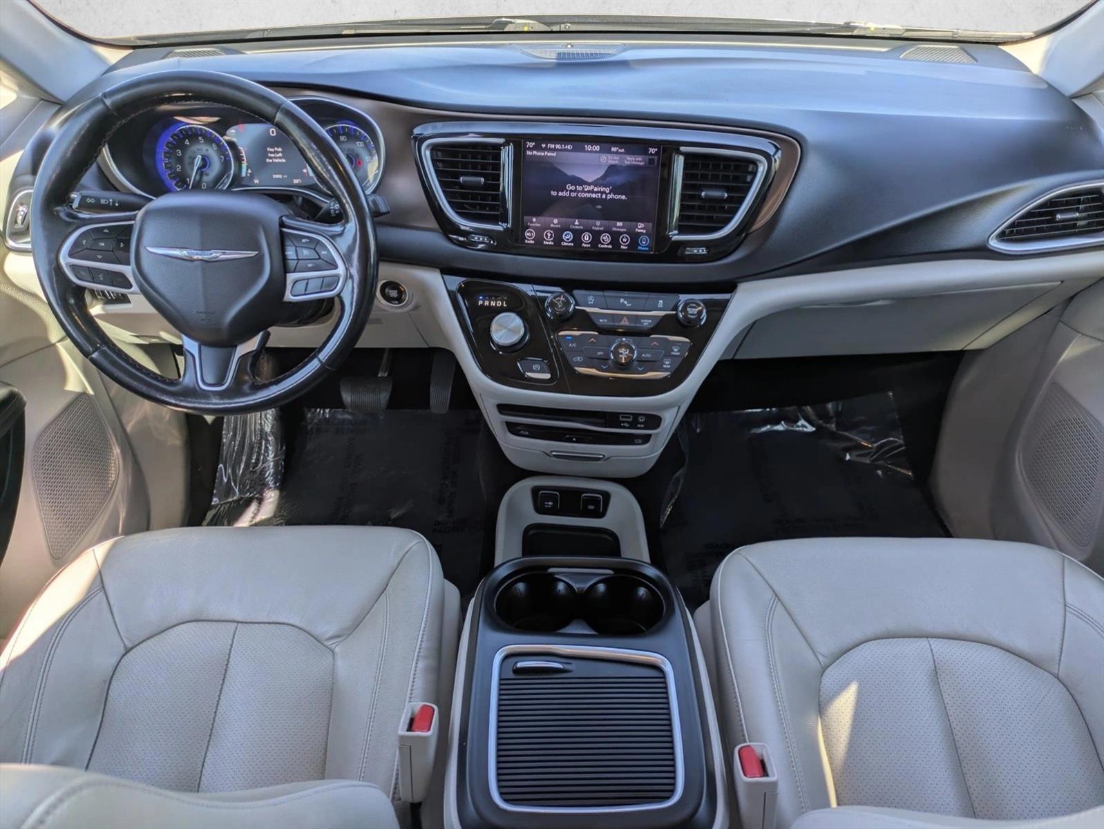 Thumbnail: 2019 Chrysler Pacifica - 3