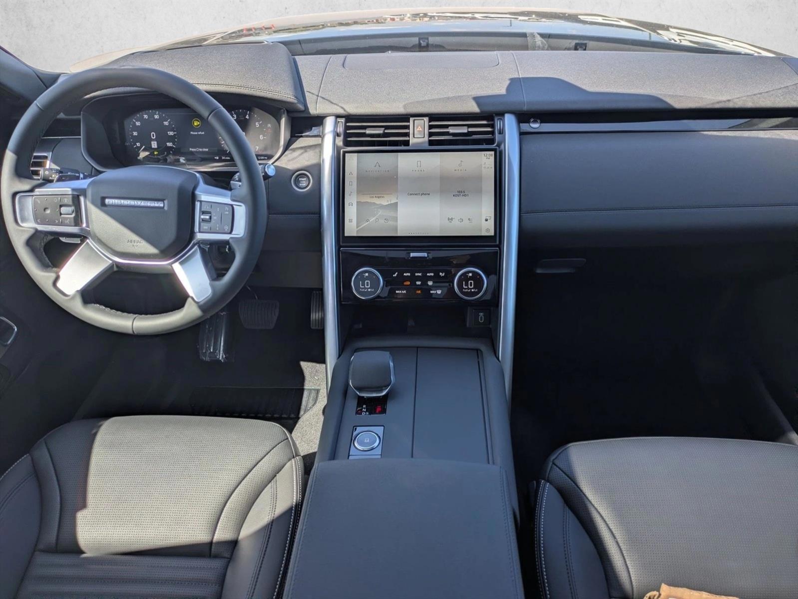 Thumbnail: 2026 Land Rover Discovery - 4