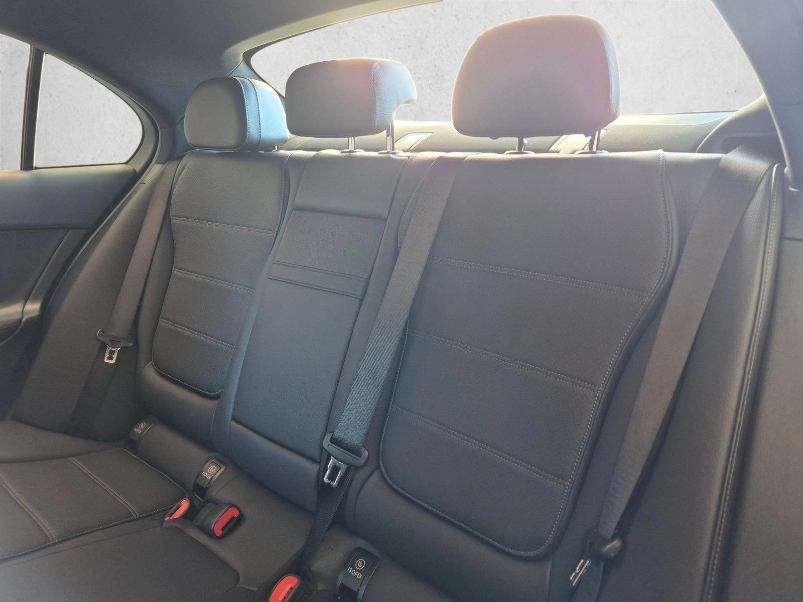 2026 Mercedes-Benz C-Class Sedan C 300 - Photo 16