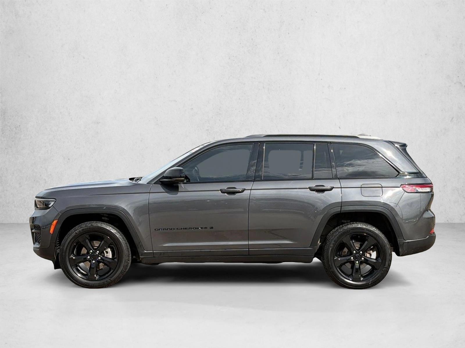 Thumbnail: 2022 Jeep Grand Cherokee - 2
