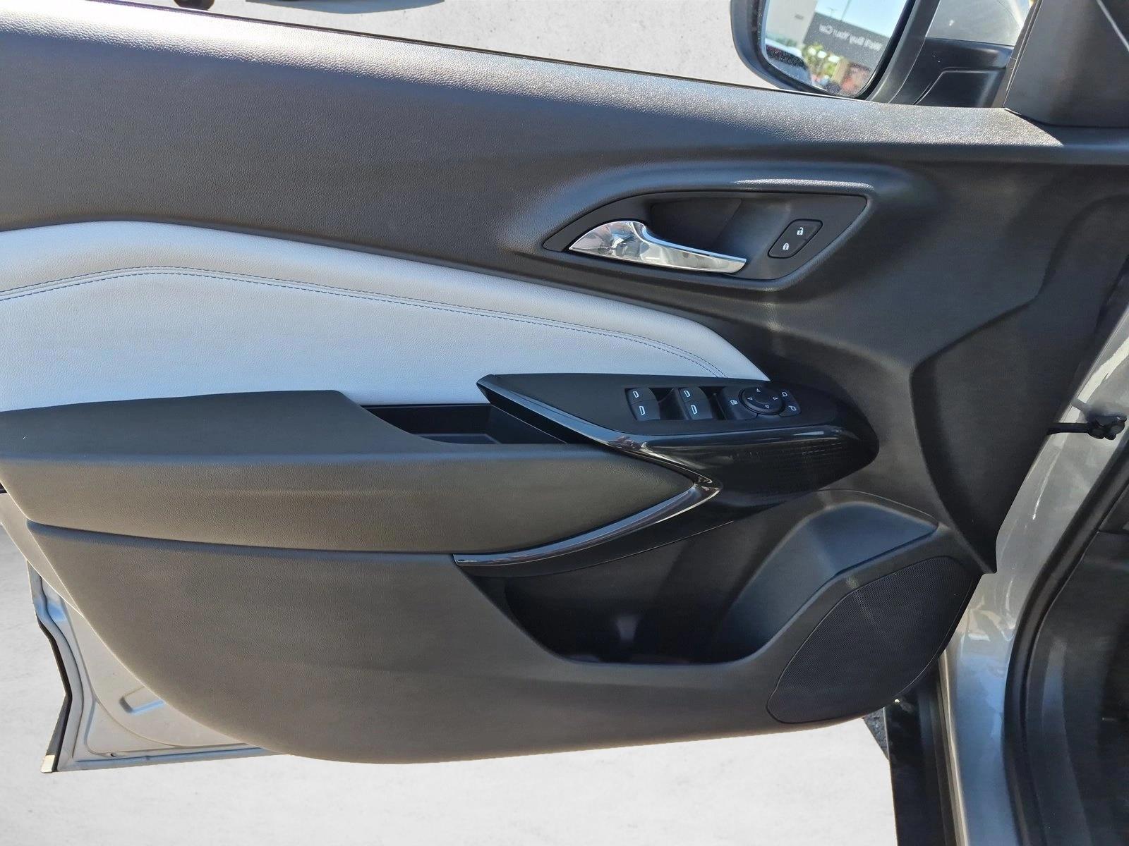 2025 Chevrolet Trax LT - Photo 10