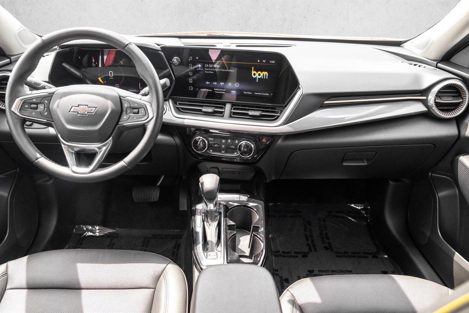 Thumbnail: 2024 Chevrolet Trax - 3