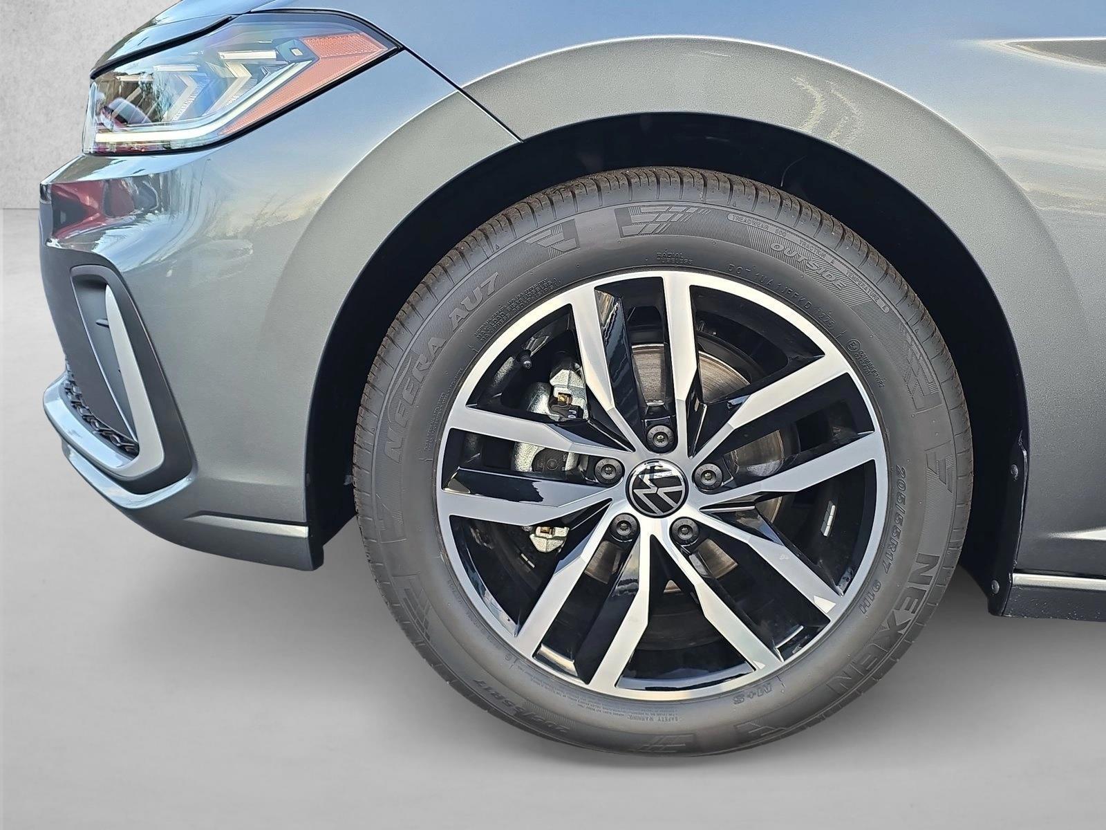 2026 Volkswagen Jetta SE - Photo 10