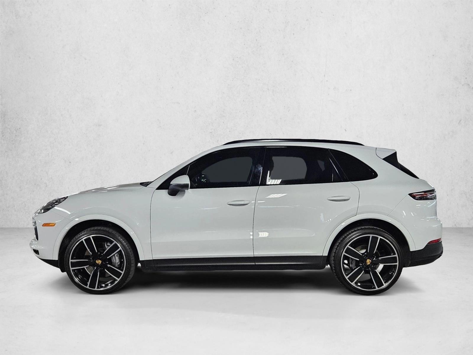 Thumbnail: 2022 Porsche Cayenne - 2