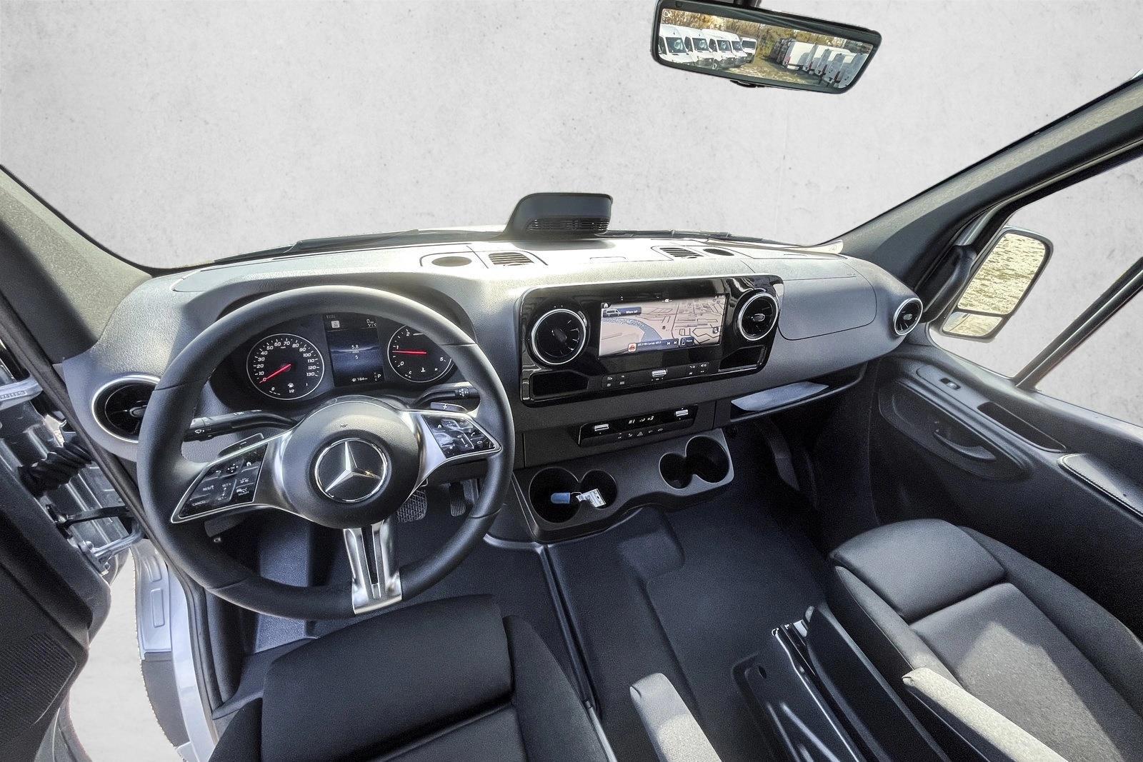 Thumbnail: 2026 Mercedes-Benz Sprinter - 3