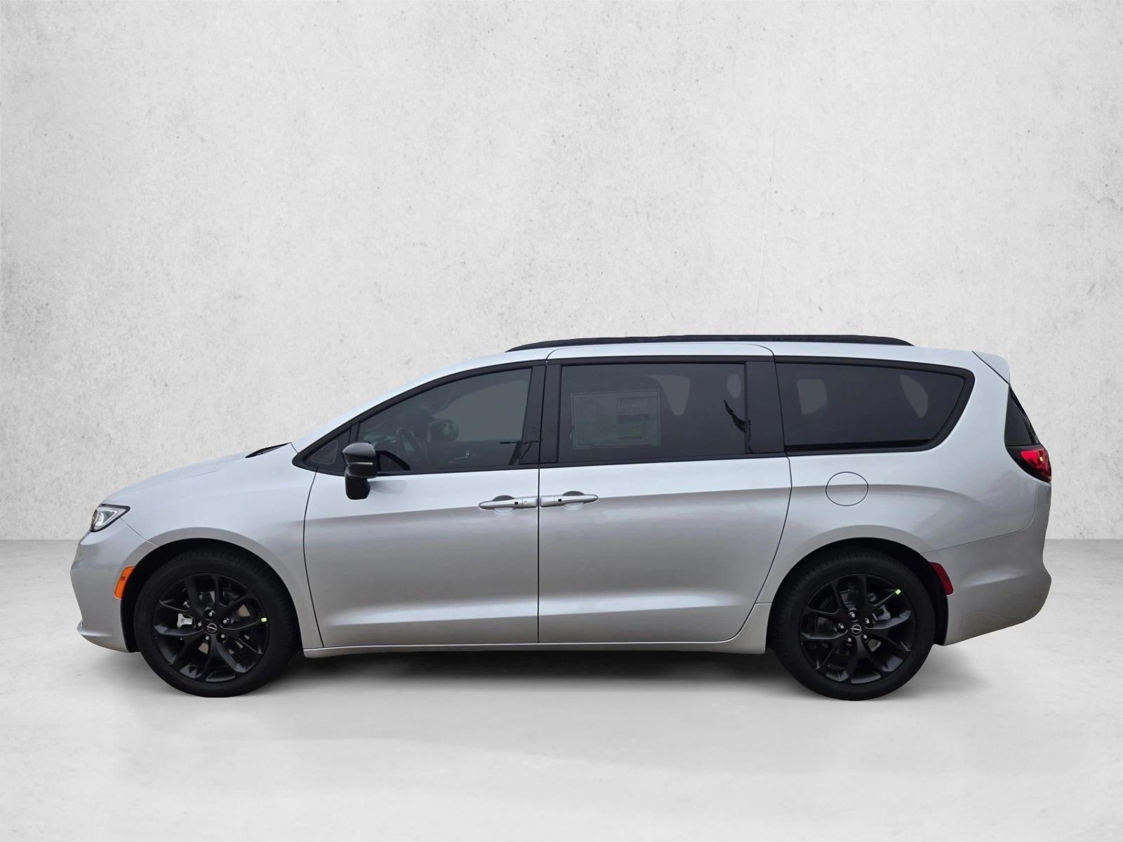 Thumbnail: 2026 Chrysler Pacifica - 2