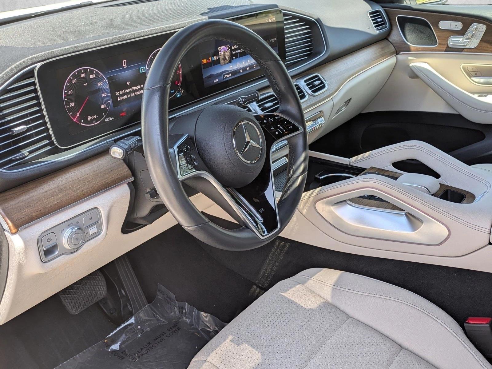 Thumbnail: 2025 Mercedes-Benz GLE - 3