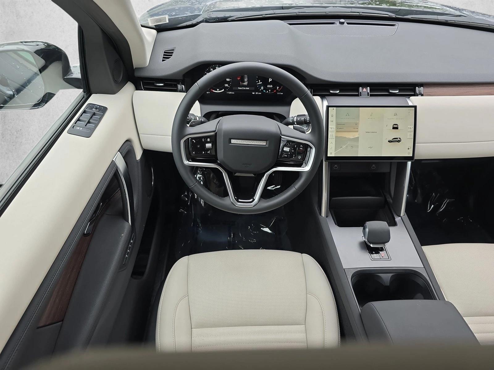 Thumbnail: 2025 Land Rover Discovery Sport - 4