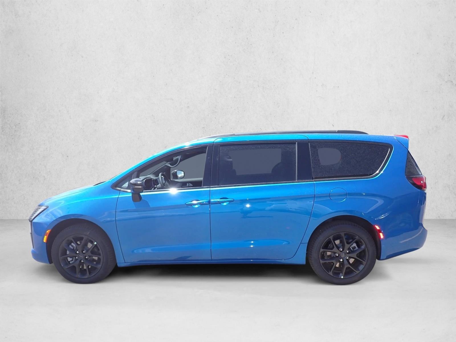 Thumbnail: 2027 Chrysler Pacifica - 2