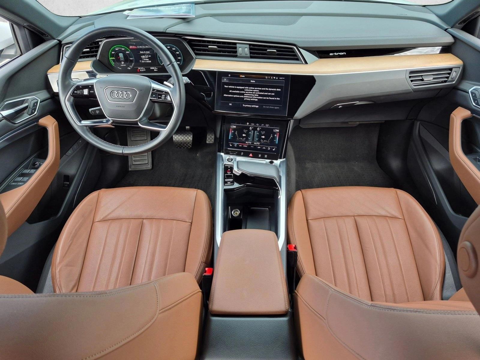 Thumbnail: 2024 Audi Q8 e-tron - 3