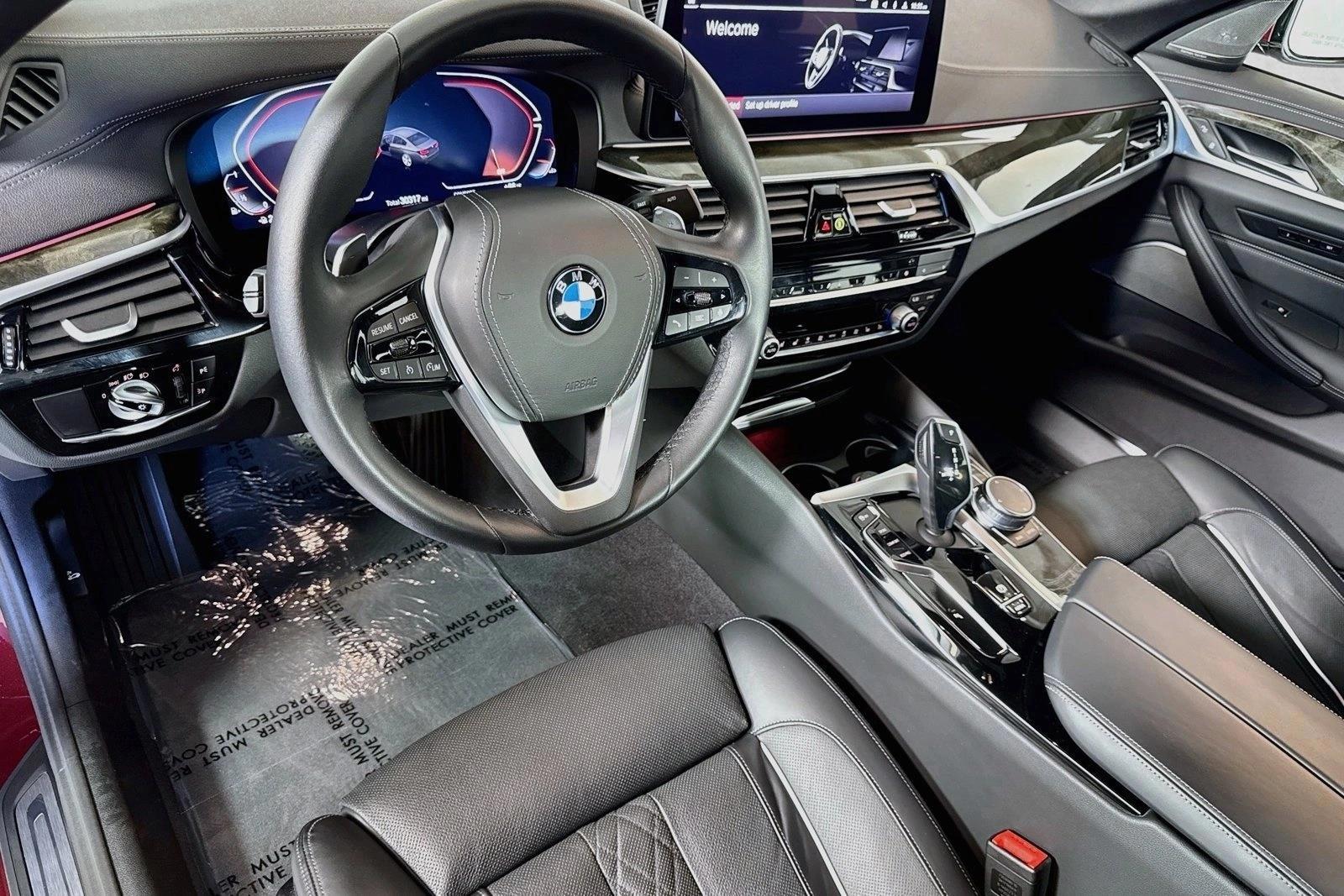 Thumbnail: 2023 BMW 5 Series - 3
