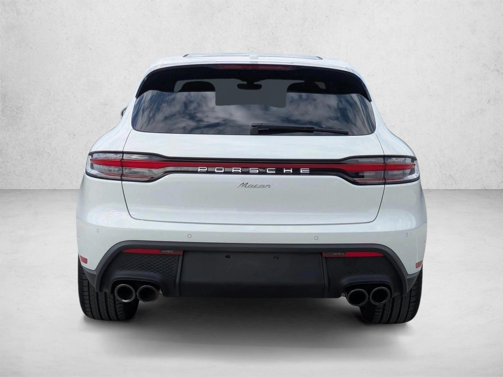 2025 Porsche Macan T - Photo 10