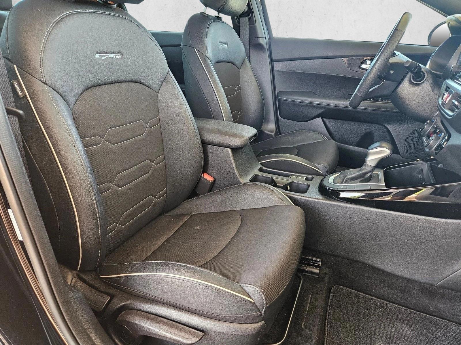 Thumbnail: 2022 Kia Forte - 4