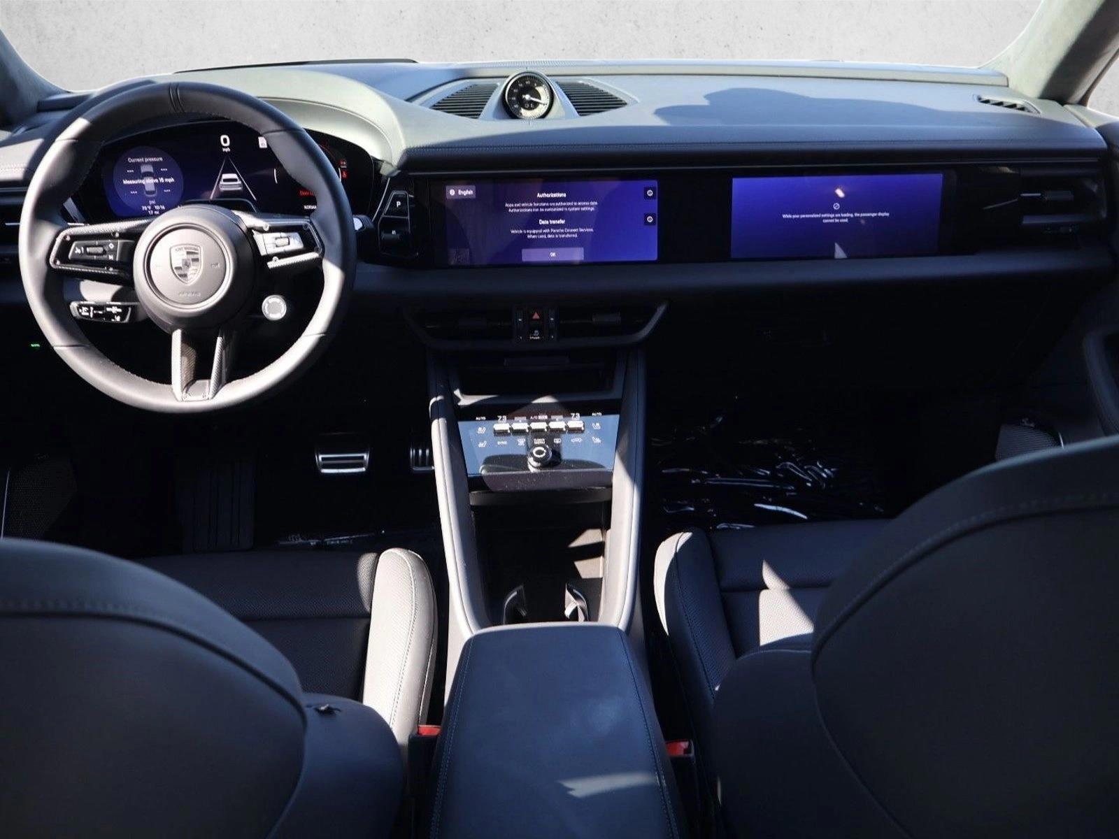 Thumbnail: 2026 Porsche Macan - 4
