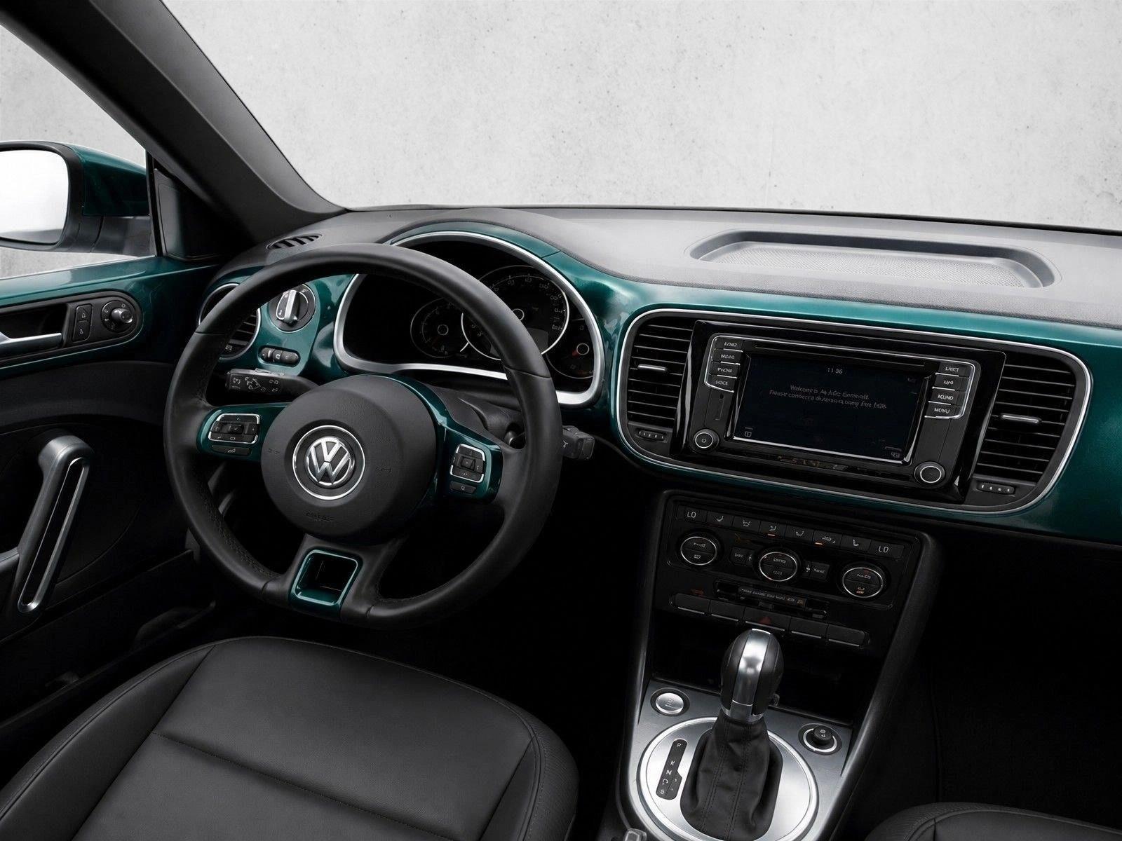Thumbnail: 2018 Volkswagen Beetle - 4