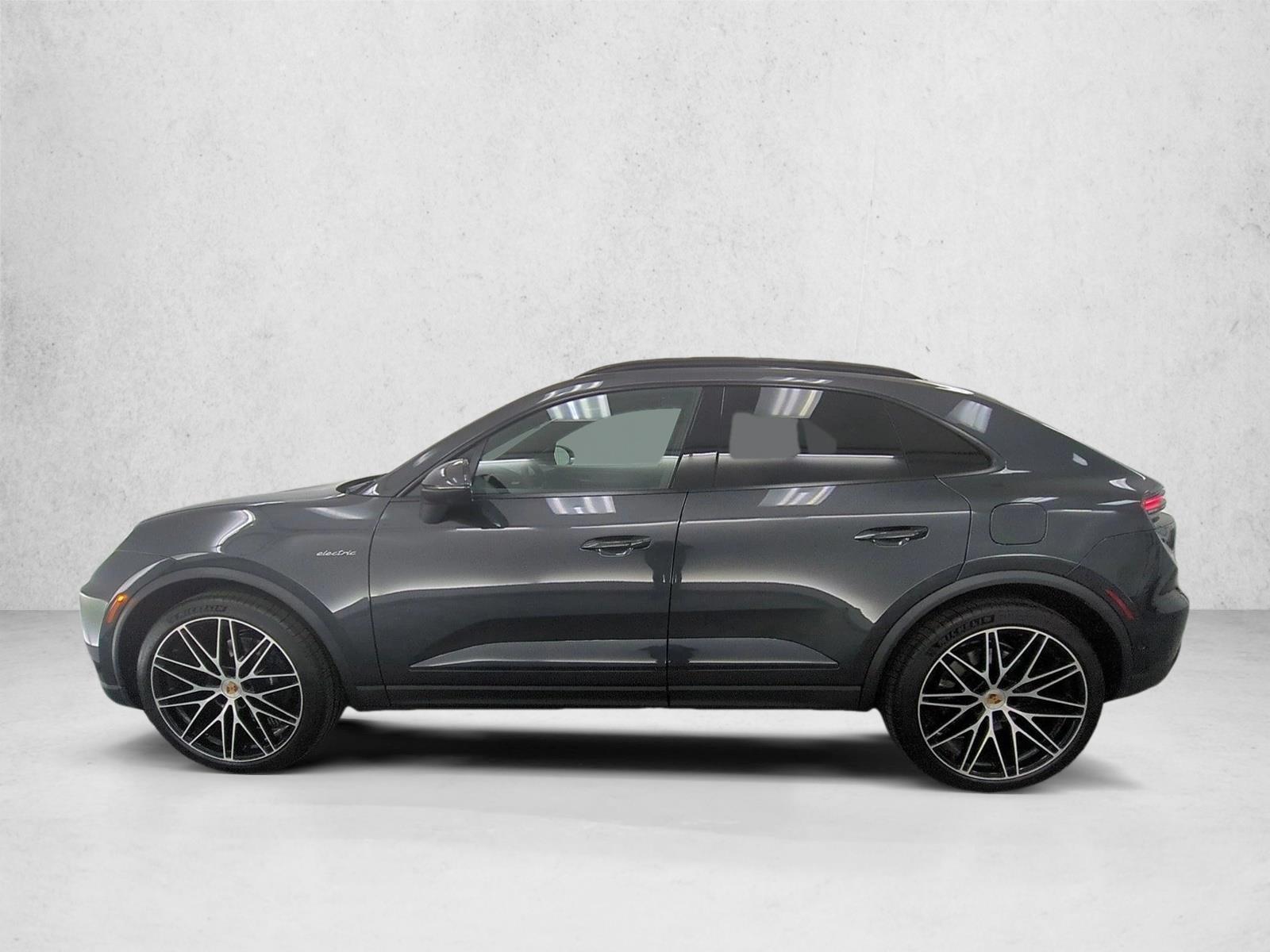2026 Porsche Macan Base - Photo 2
