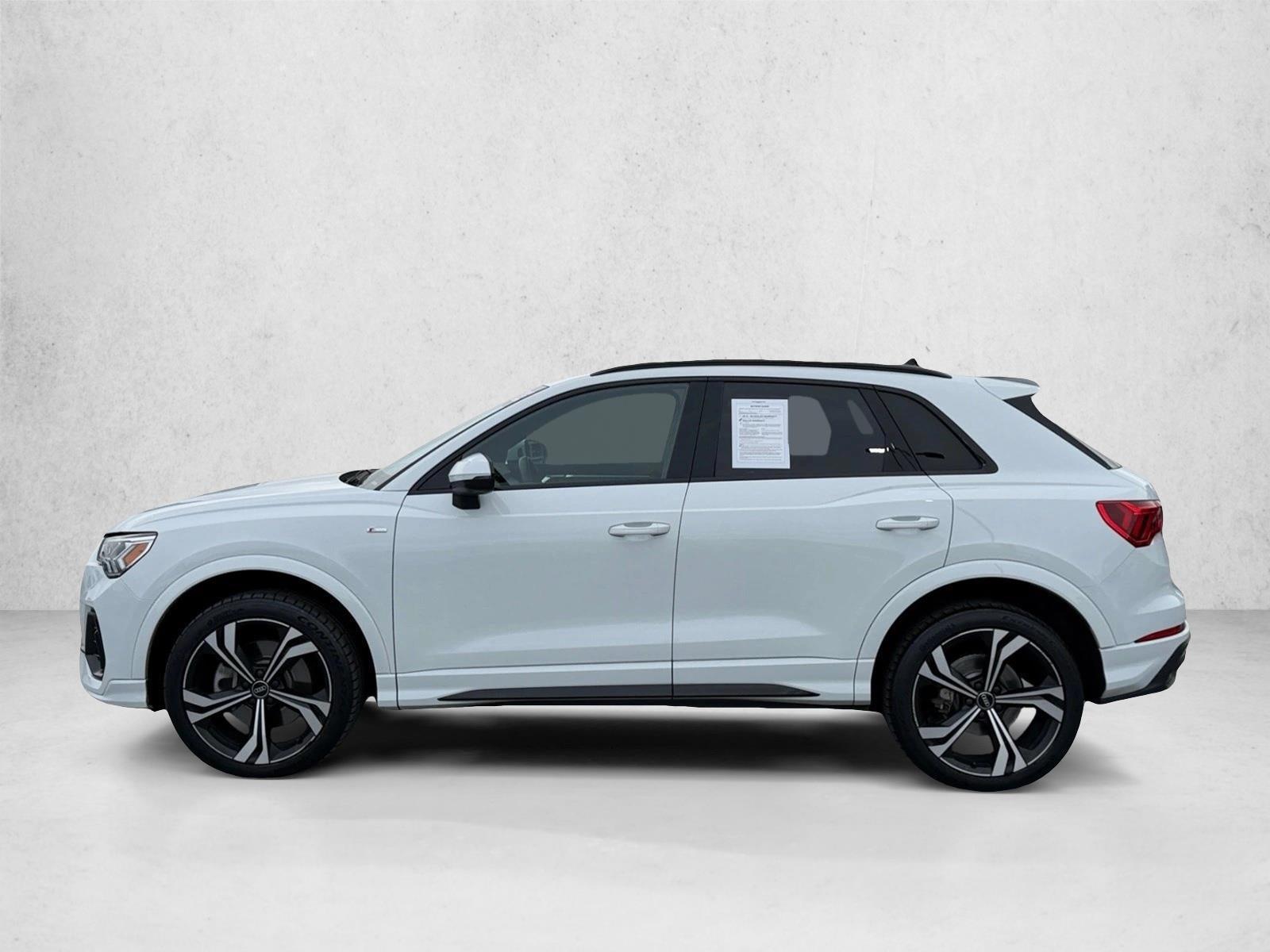 Thumbnail: 2023 Audi Q3 - 2