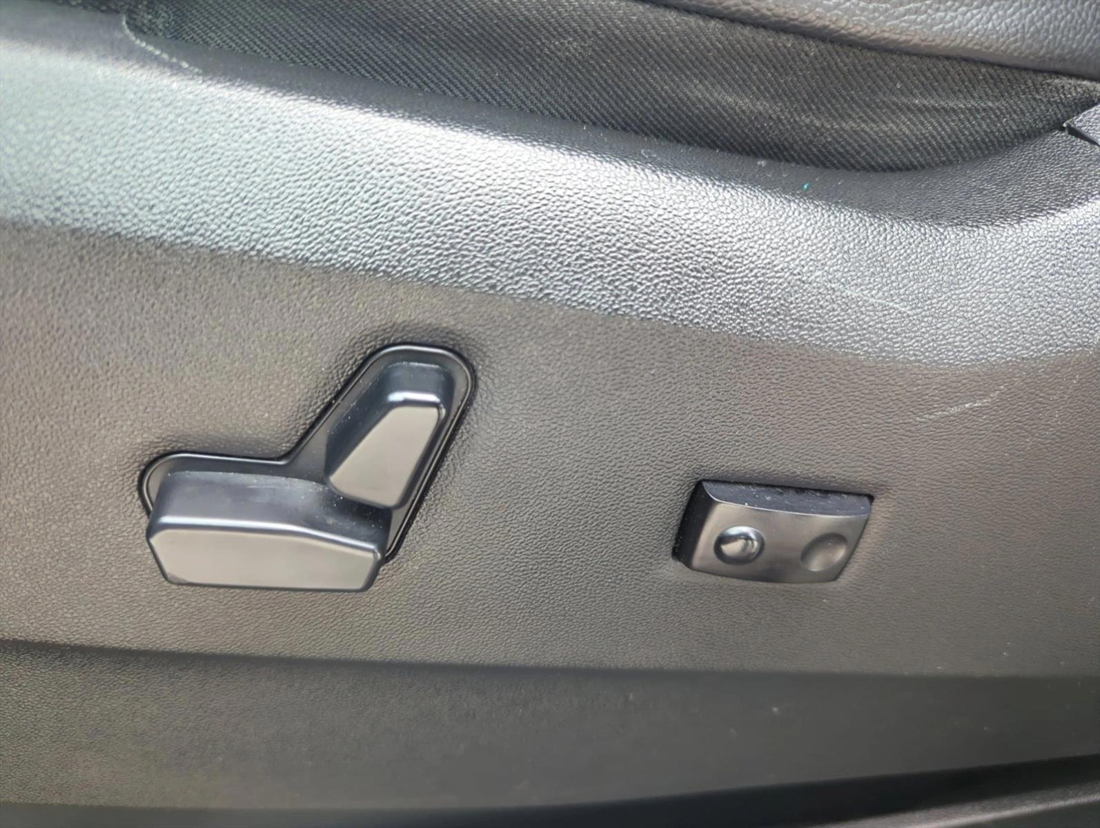 Thumbnail: 2018 Dodge Grand Caravan - 2