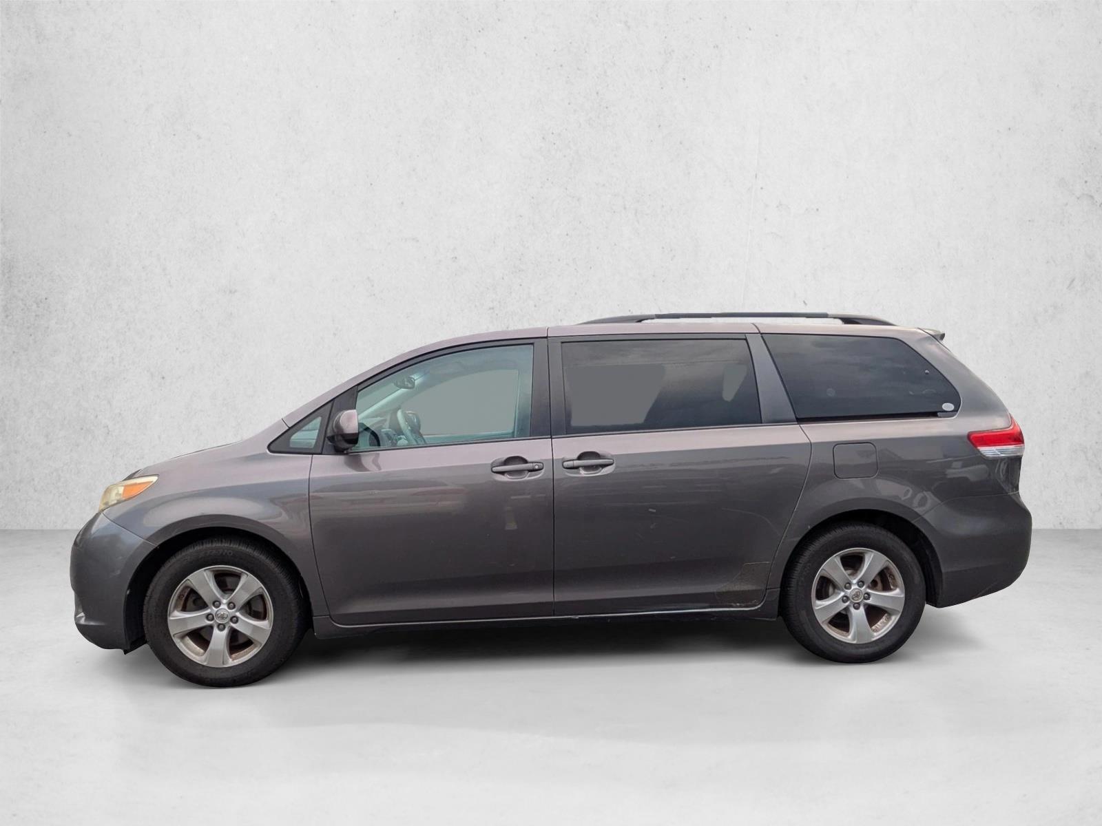 Thumbnail: 2013 Toyota Sienna - 2
