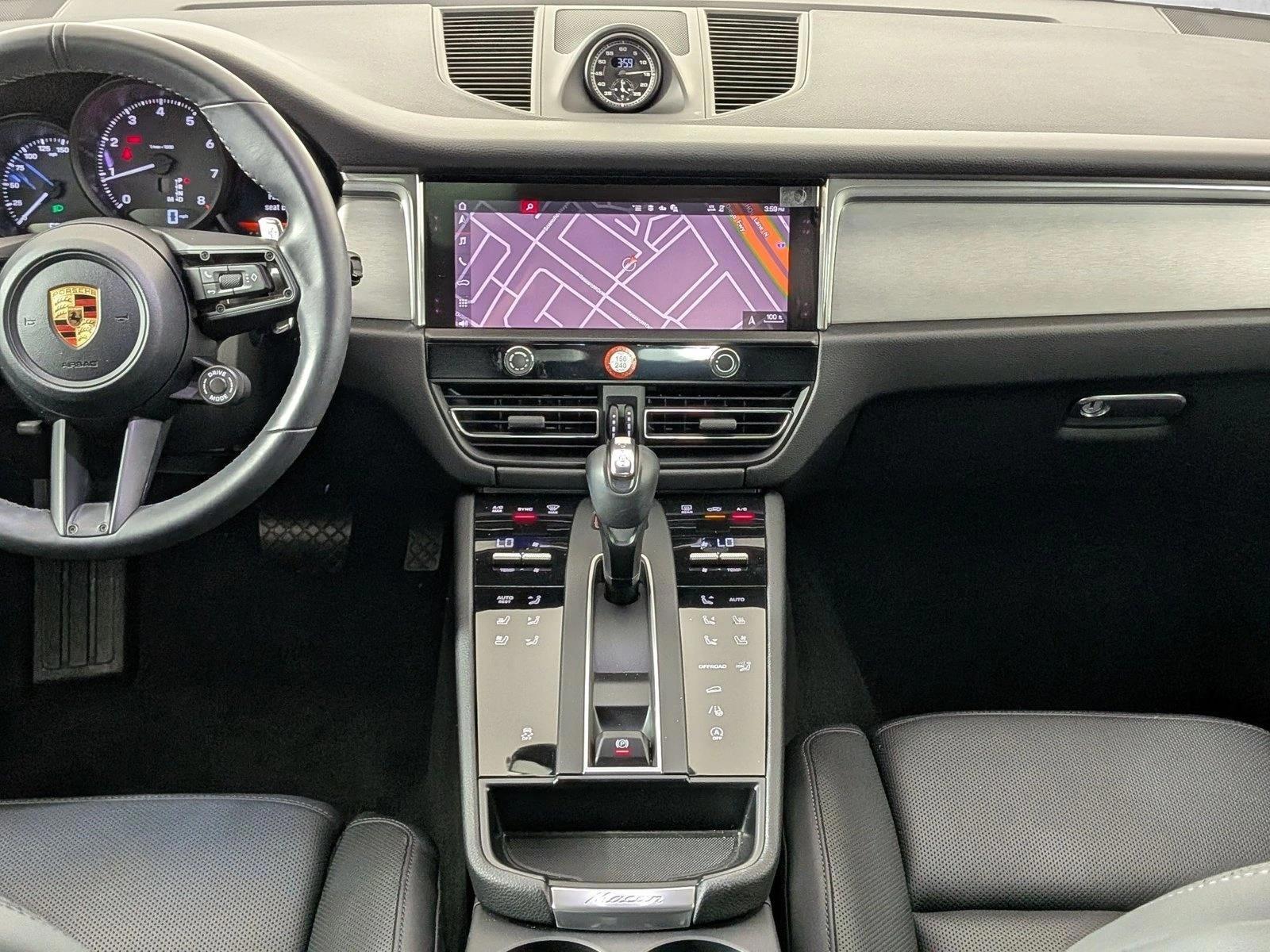 Thumbnail: 2026 Porsche Macan - 4