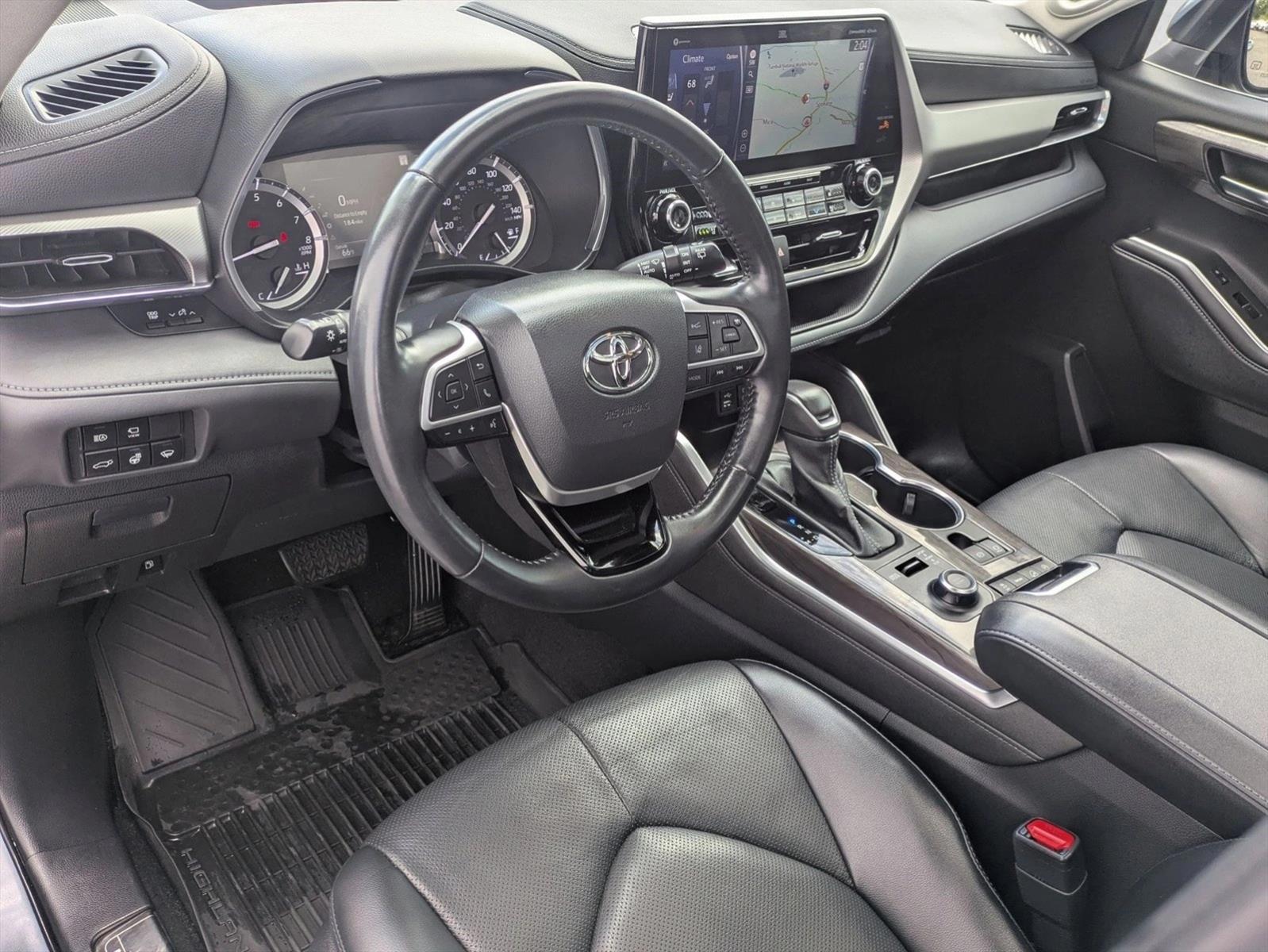 Thumbnail: 2022 Toyota Highlander - 3