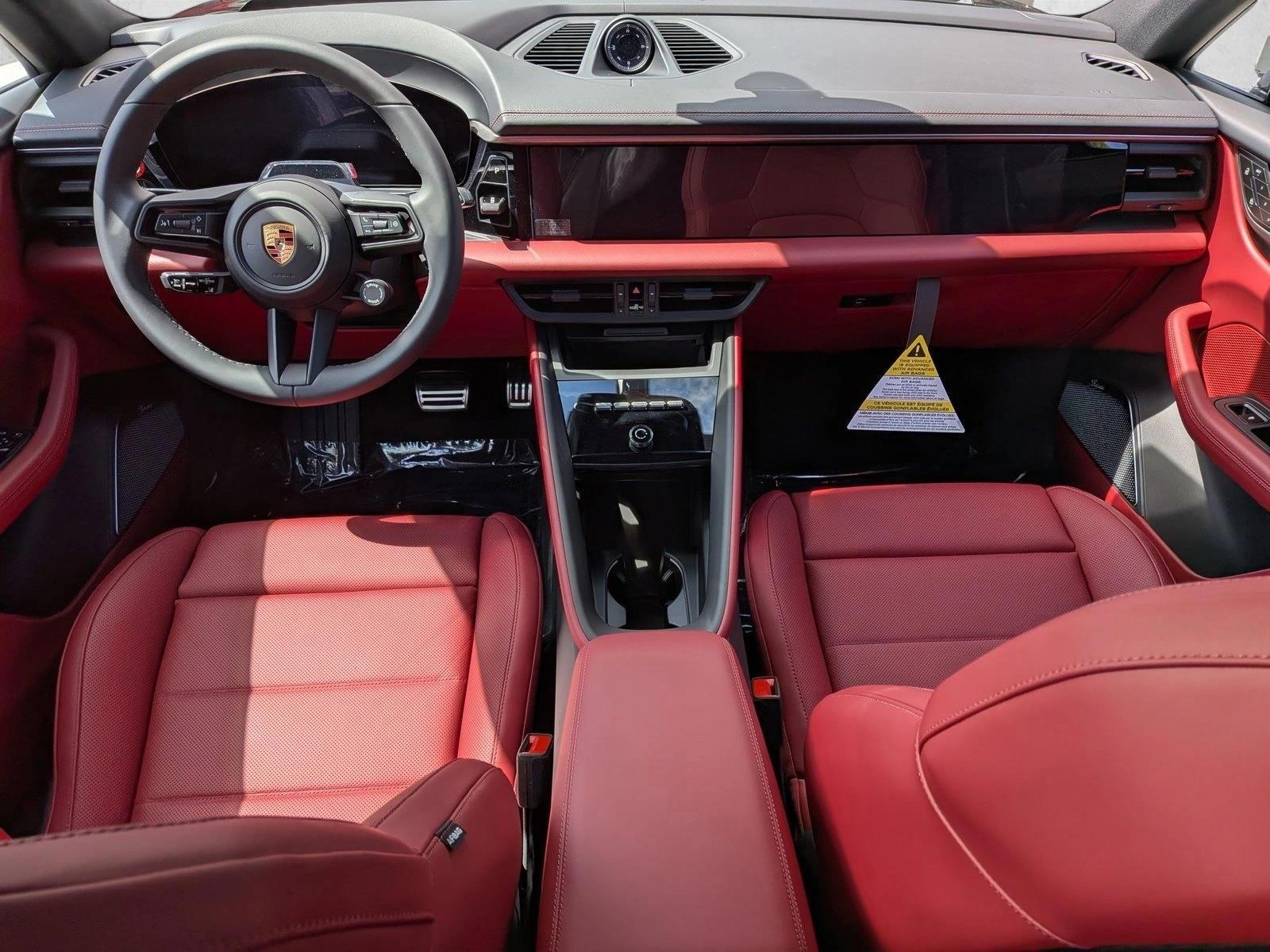 Thumbnail: 2026 Porsche Macan - 4