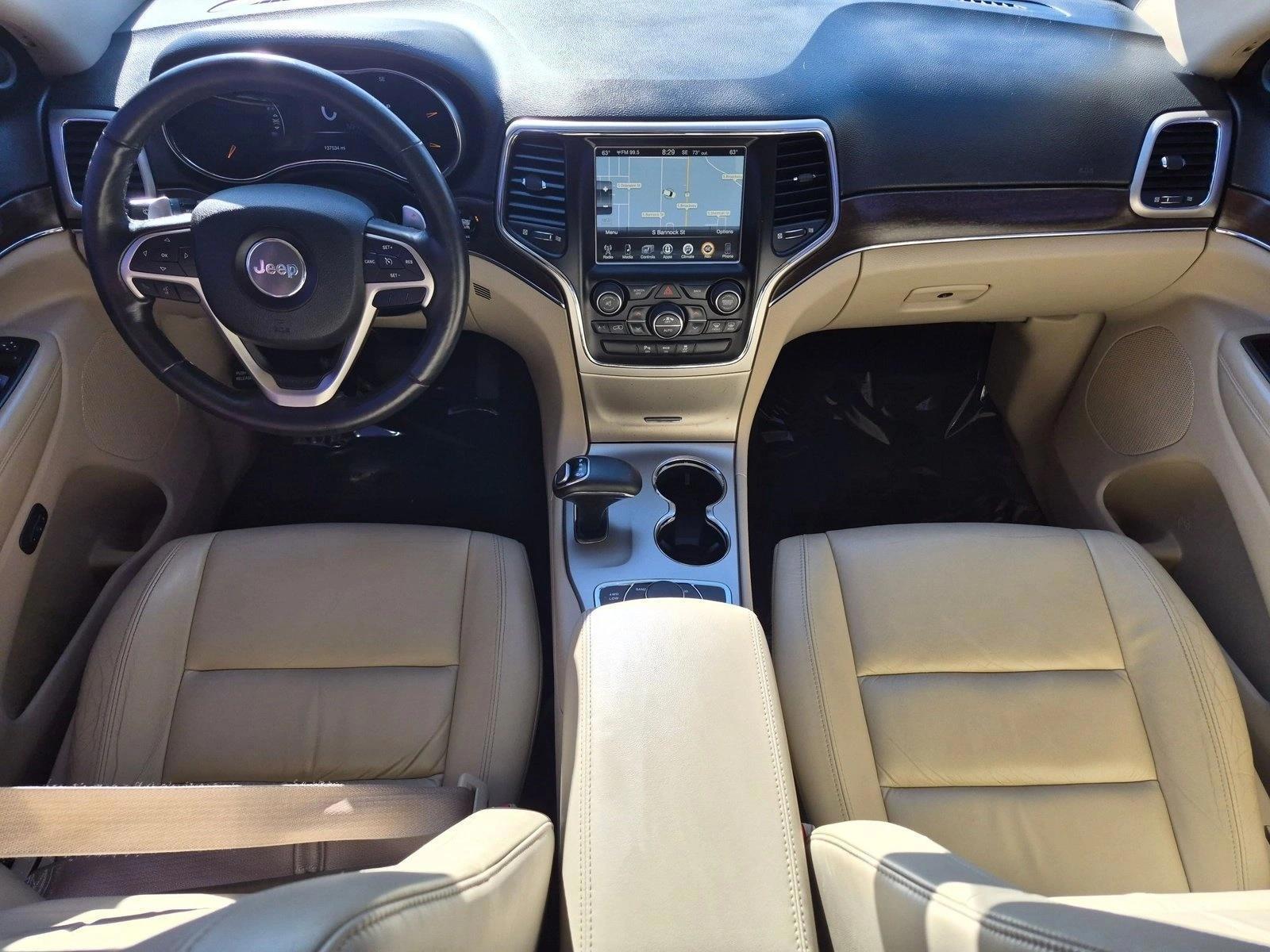 Thumbnail: 2015 Jeep Grand Cherokee - 4