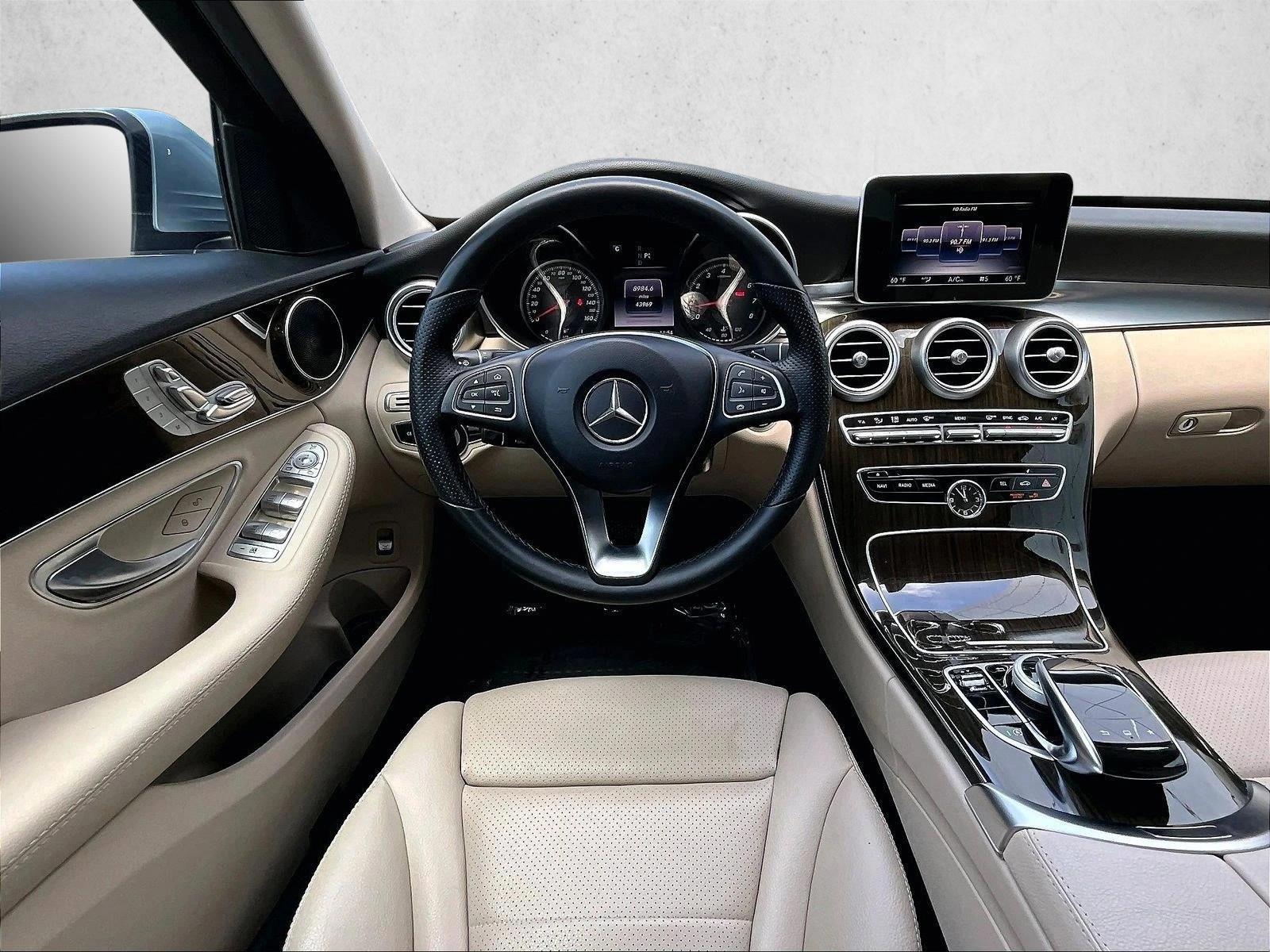 Thumbnail: 2016 Mercedes-Benz C-Class - 3