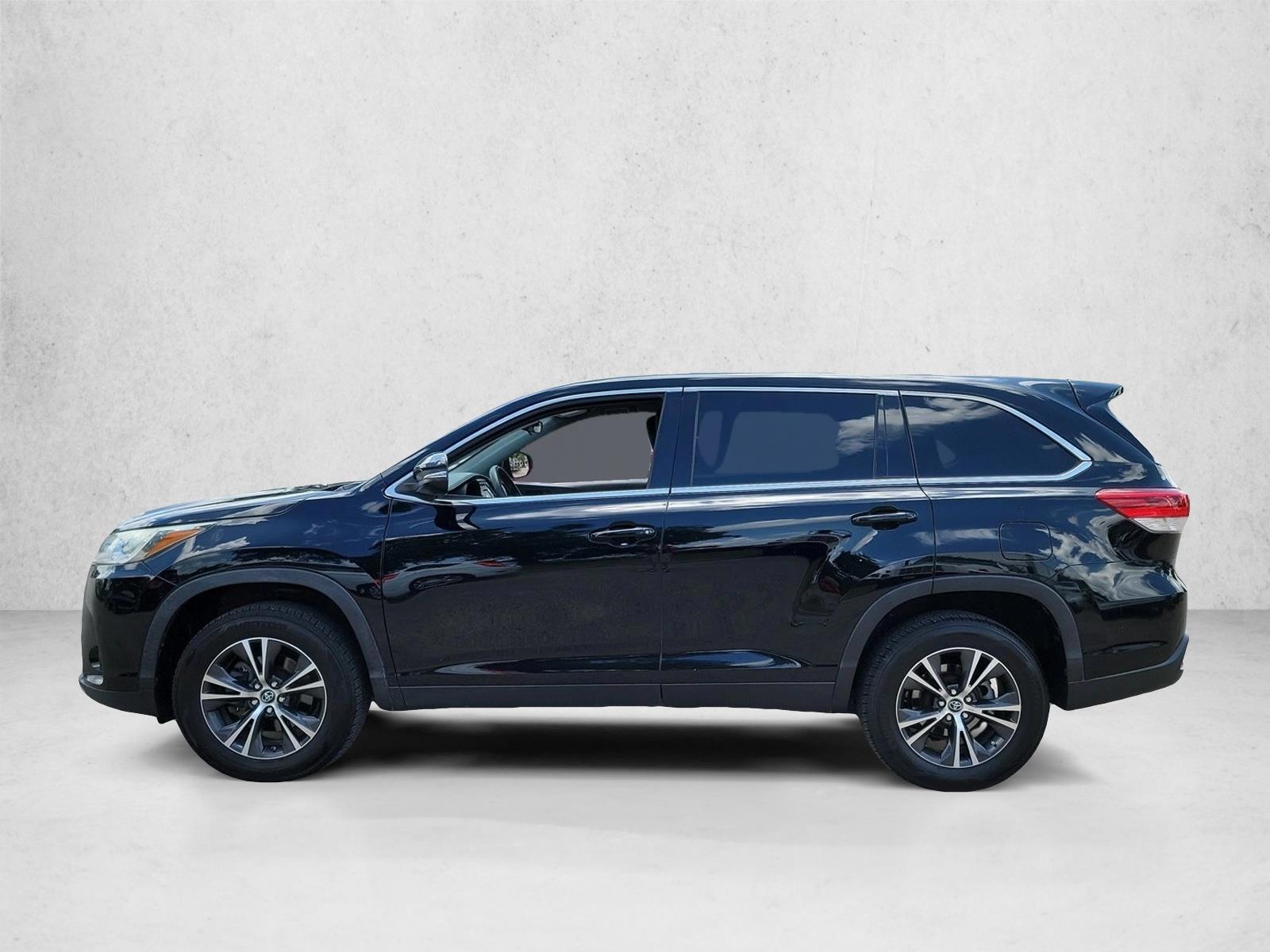 Thumbnail: 2019 Toyota Highlander - 2