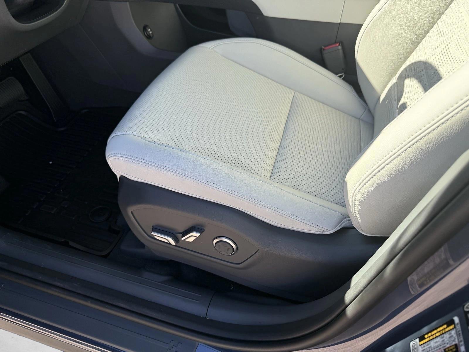 Thumbnail: 2026 Hyundai Santa Fe - 4