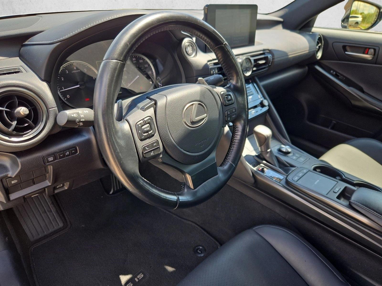 Thumbnail: 2024 Lexus IS - 3