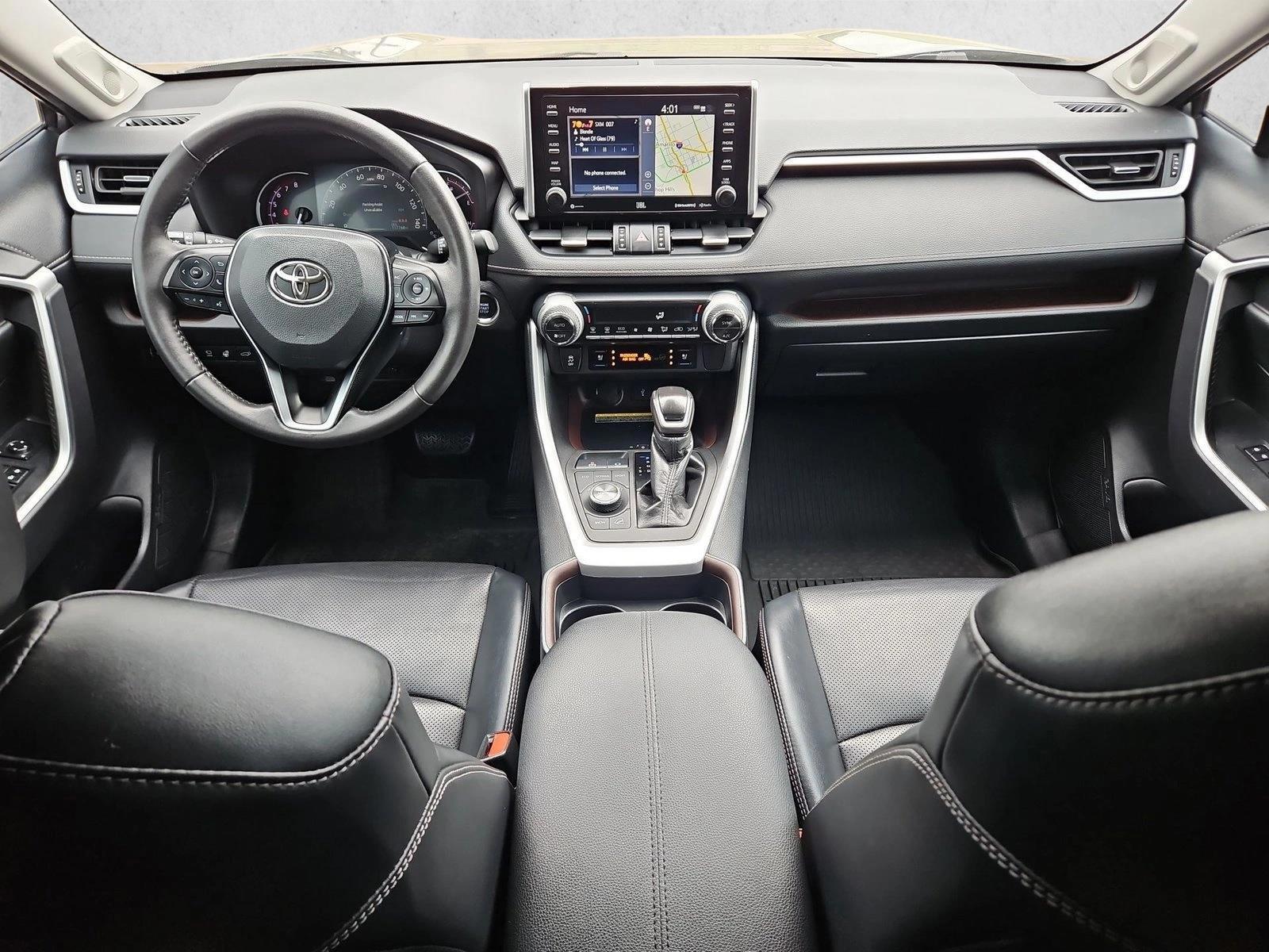 Thumbnail: 2020 Toyota RAV4 - 4