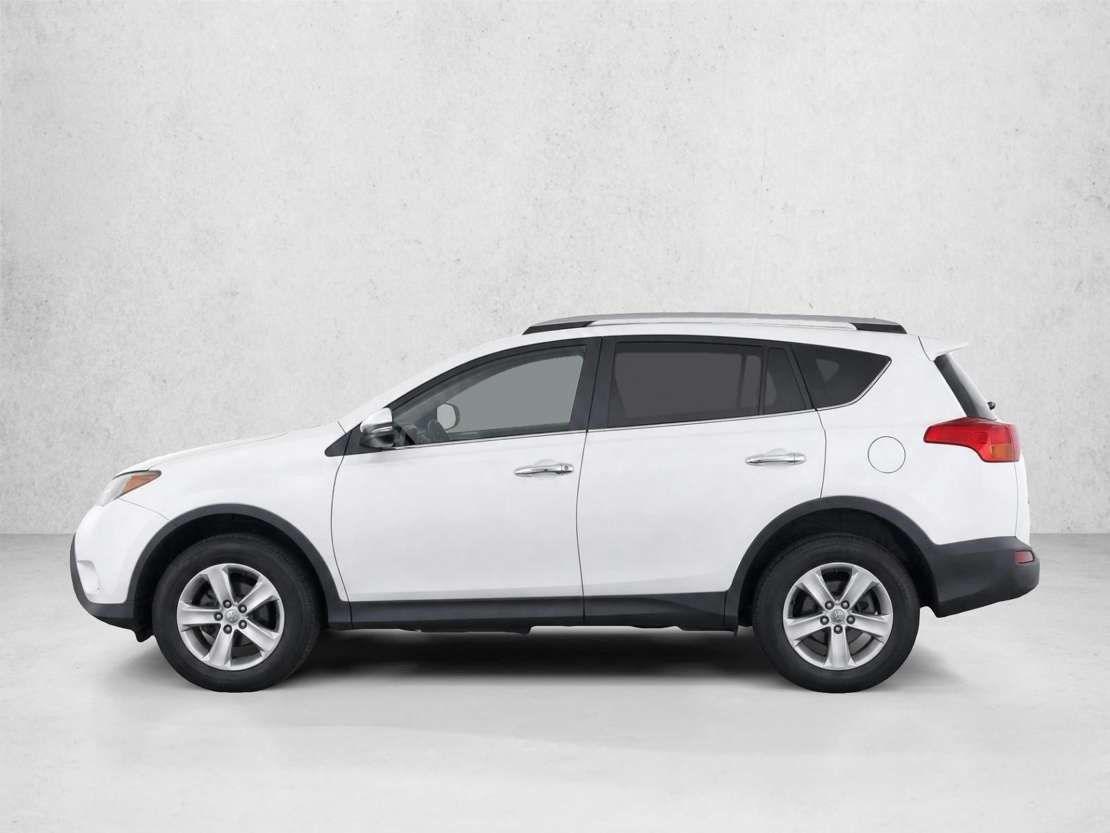 Thumbnail: 2015 Toyota RAV4 - 2