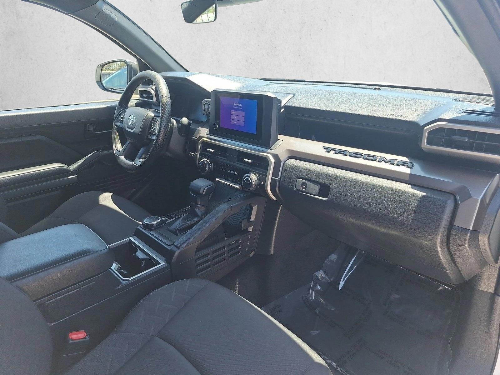 2025 Toyota Tacoma SR5 - Photo 18