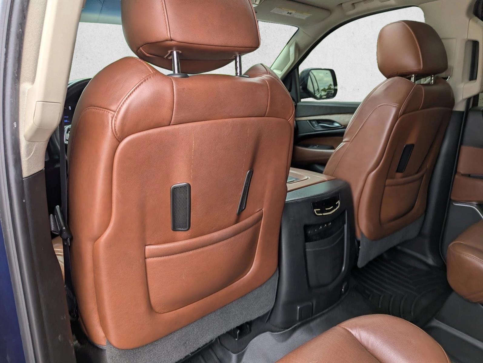 Thumbnail: 2017 Cadillac Escalade - 5