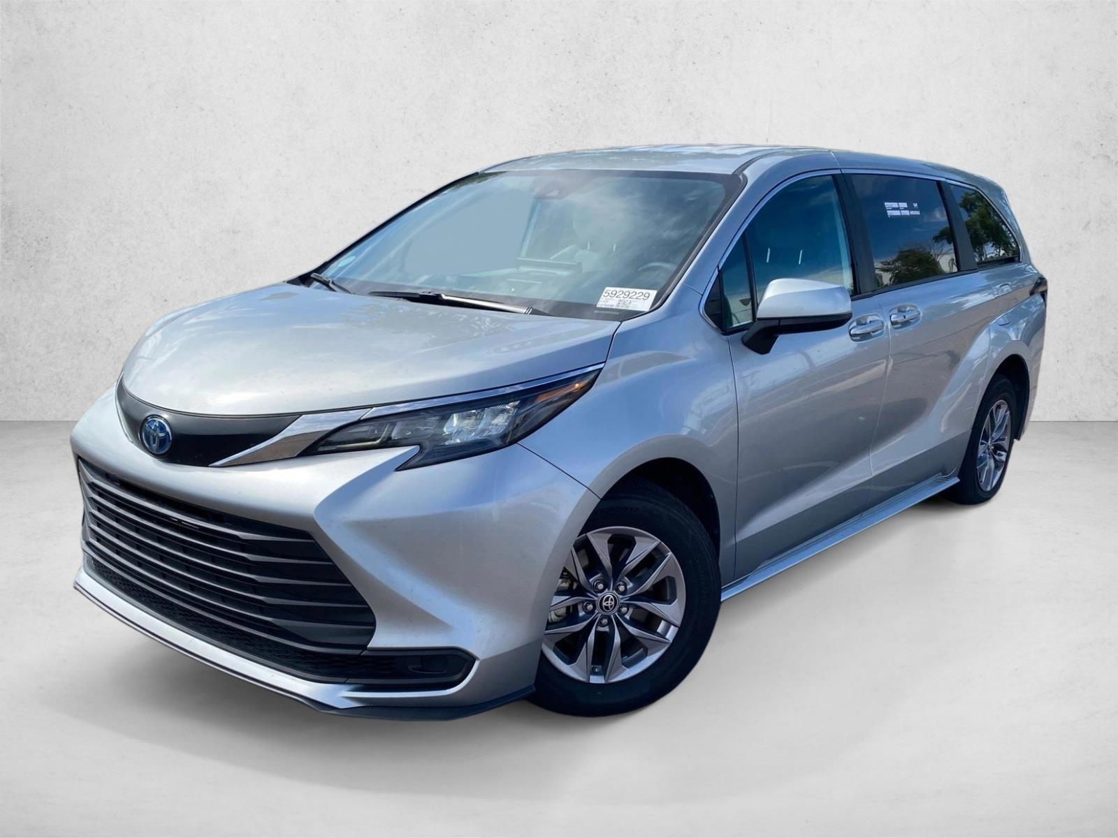 Thumbnail: 2025 Toyota Sienna - 1