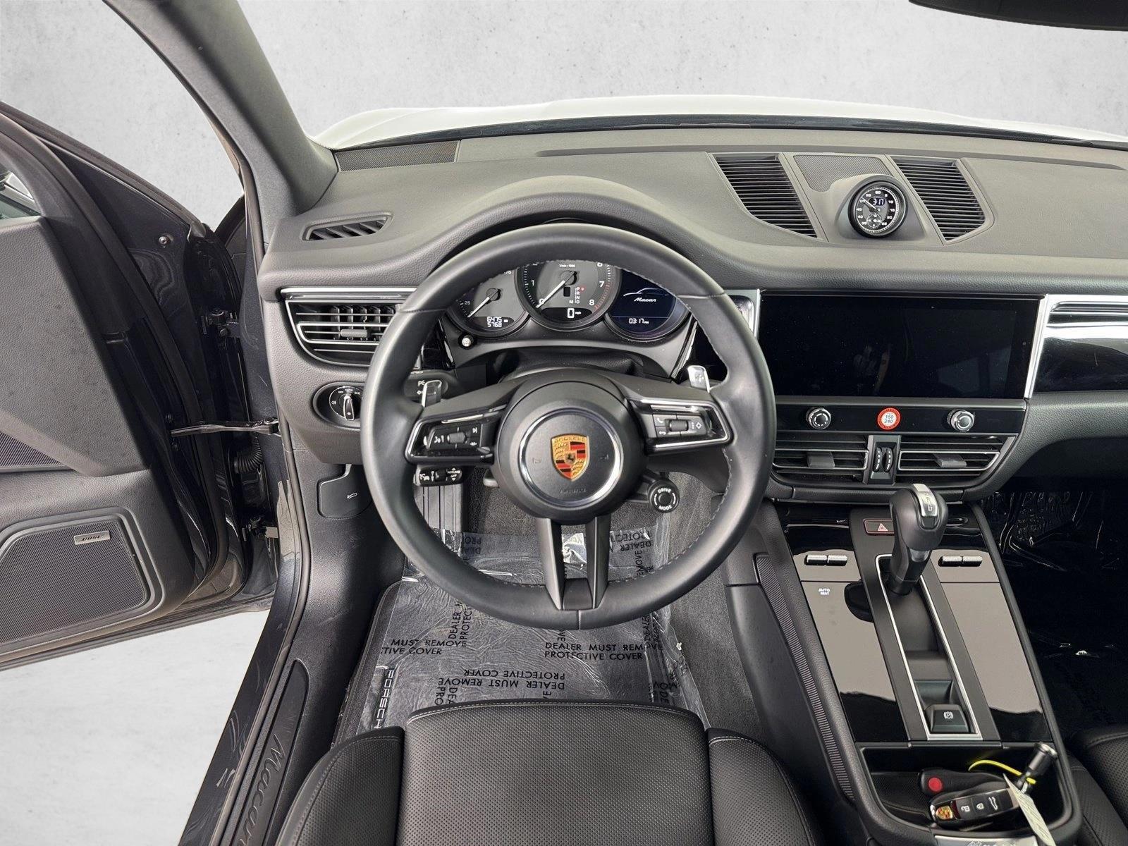 Thumbnail: 2026 Porsche Macan - 3