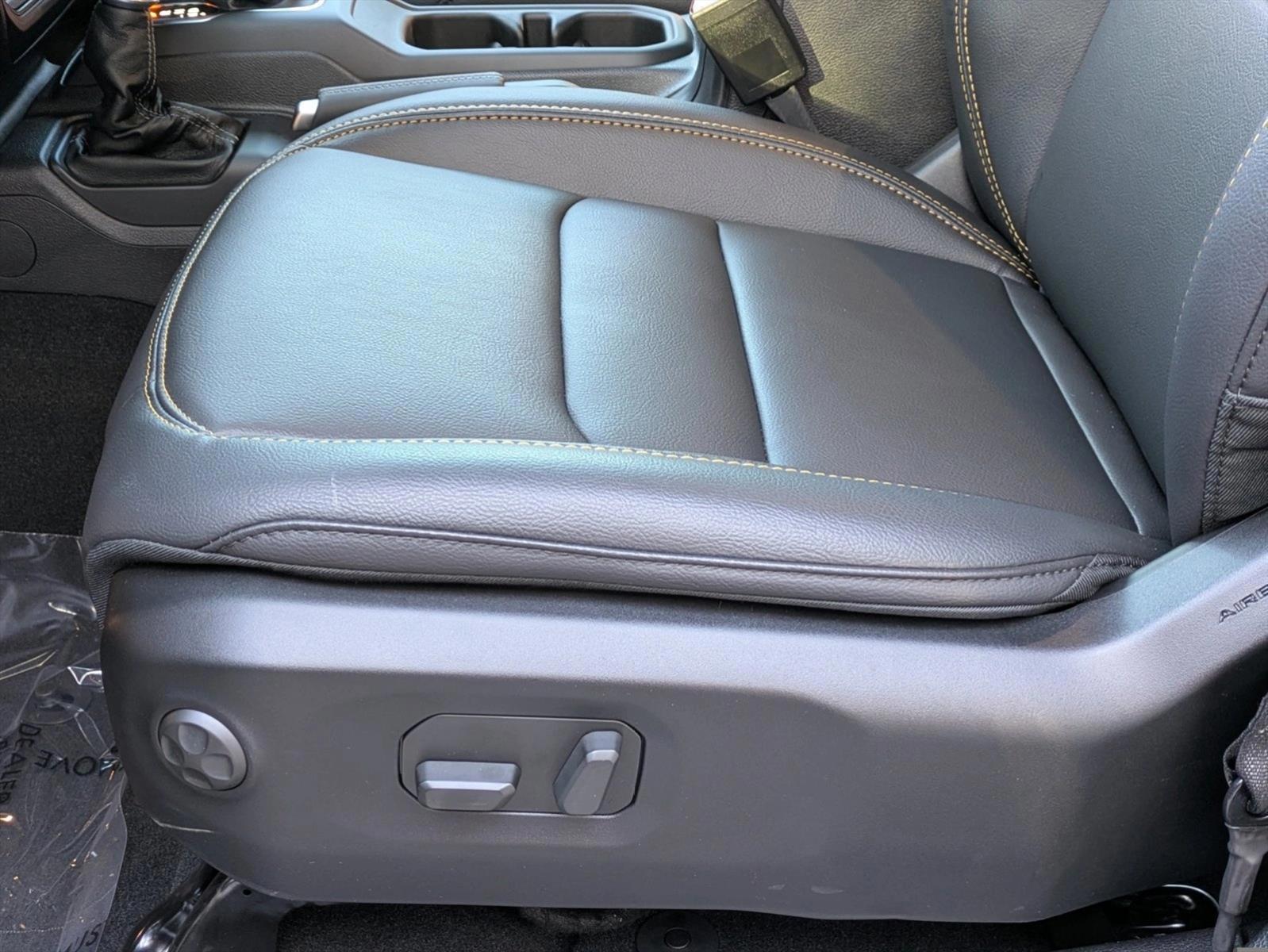 Thumbnail: 2026 Jeep Wrangler - 4