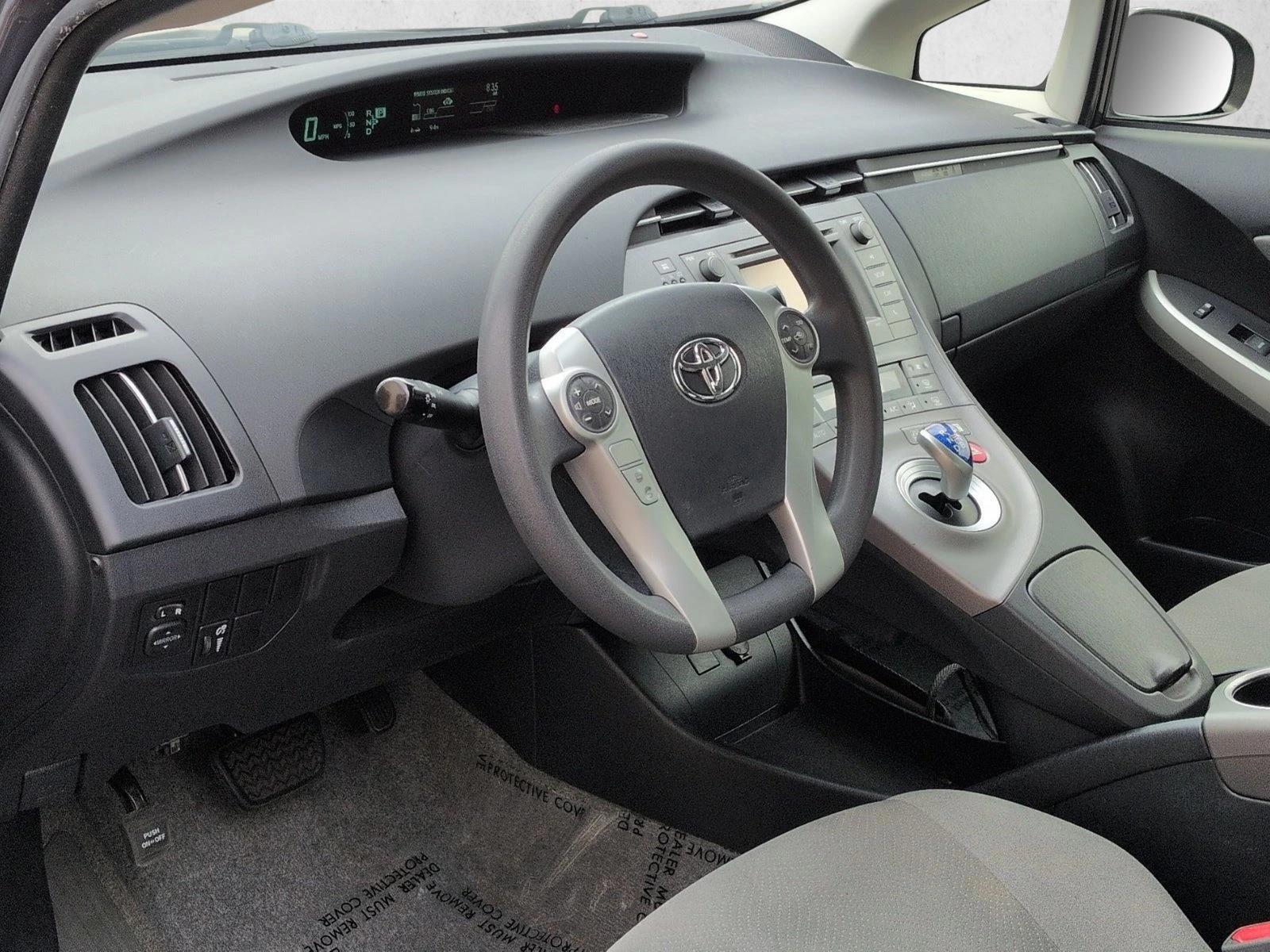 Thumbnail: 2015 Toyota Prius - 3