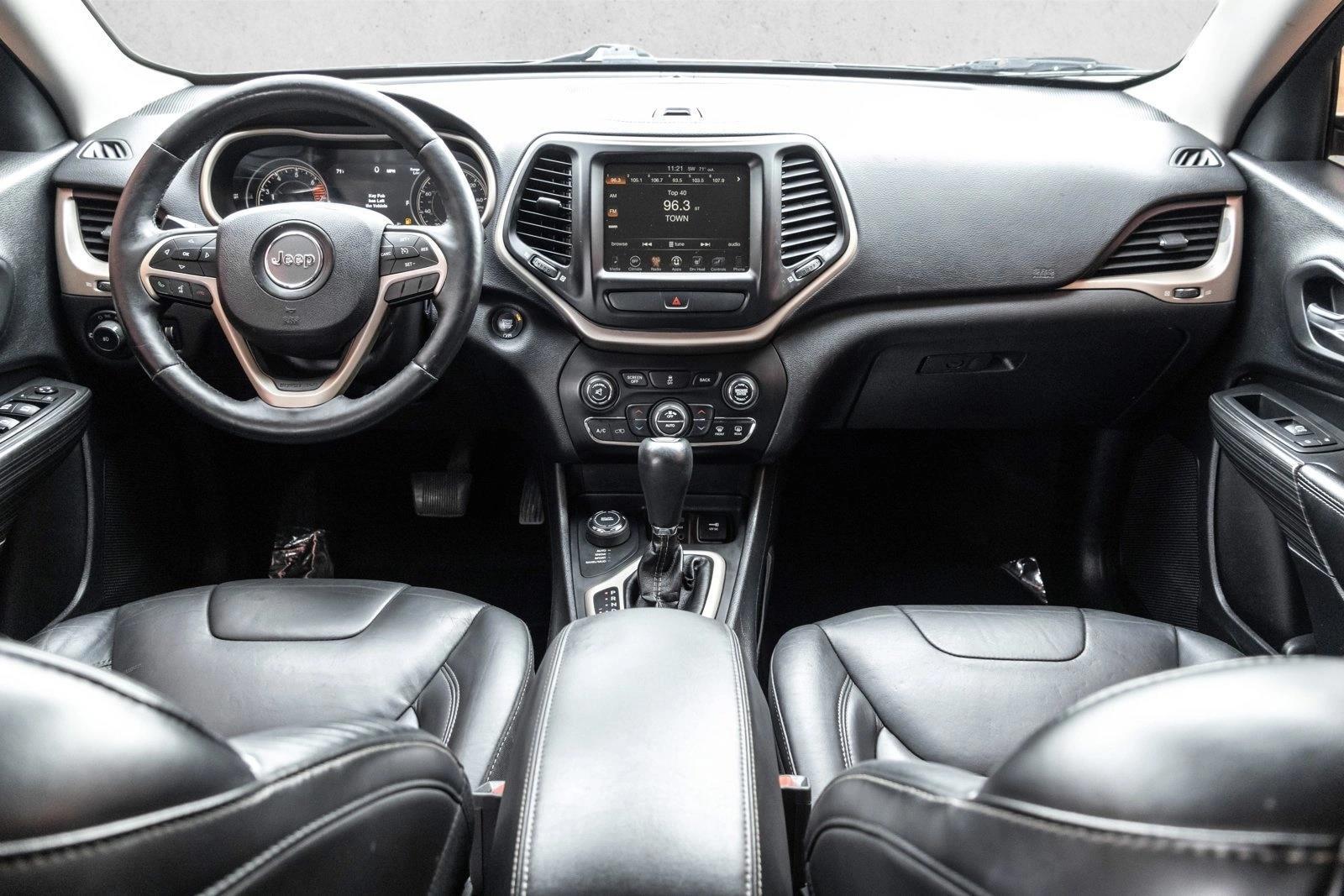 Thumbnail: 2017 Jeep Cherokee - 4