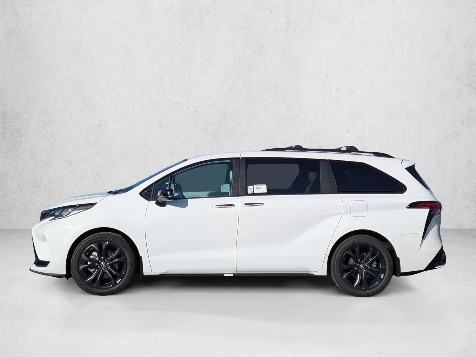 Thumbnail: 2026 Toyota Sienna - 2