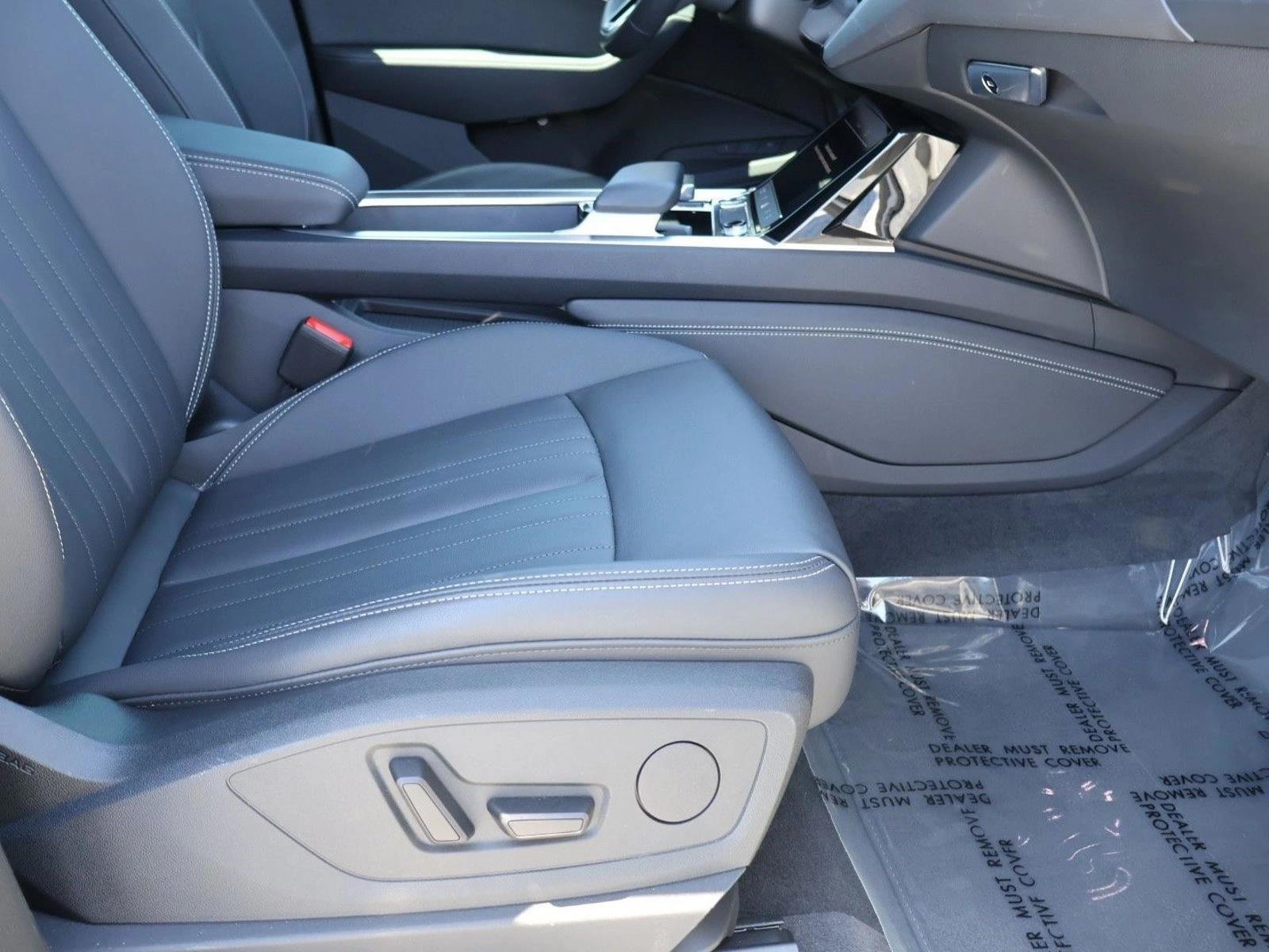 Thumbnail: 2024 Audi Q8 e-tron - 5