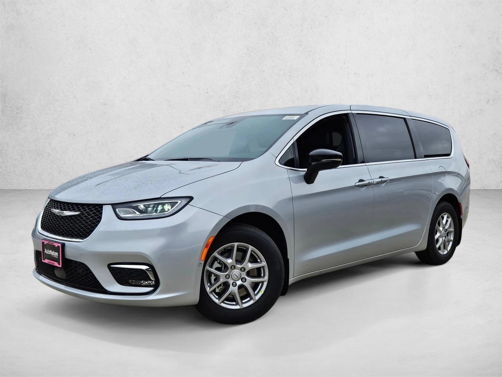 Thumbnail: 2026 Chrysler Pacifica - 1