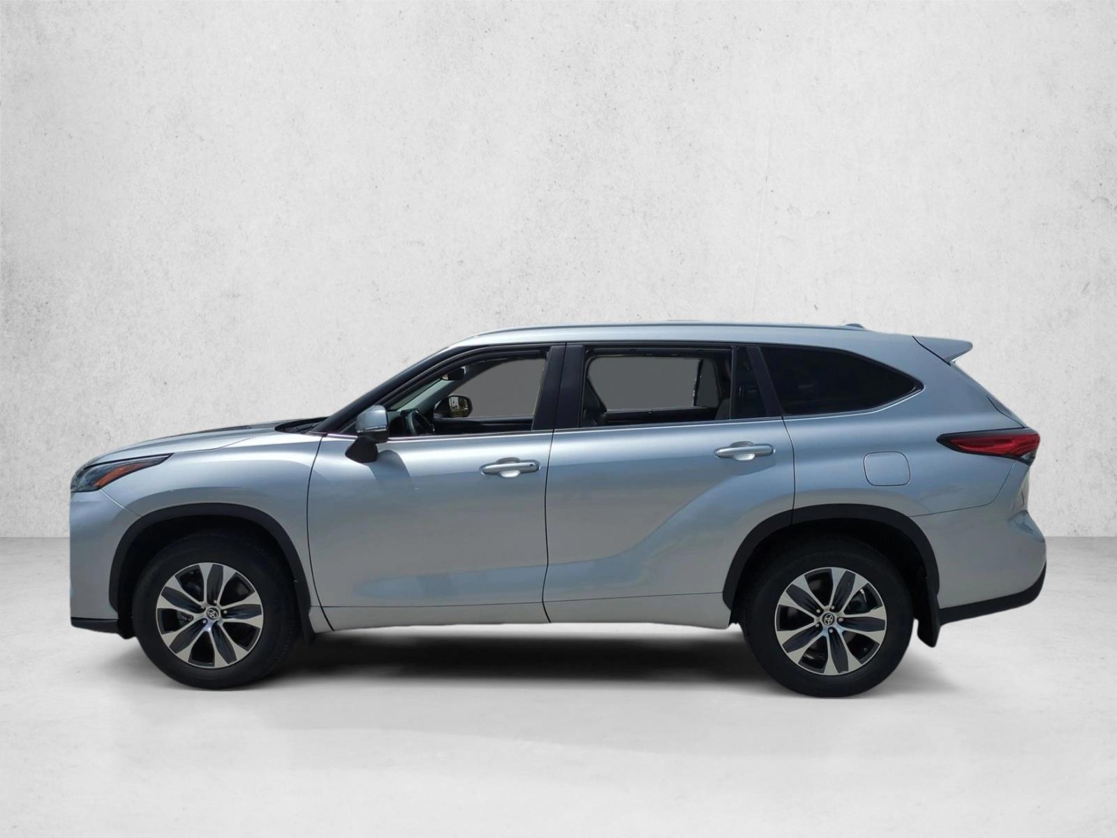 Thumbnail: 2023 Toyota Highlander - 2