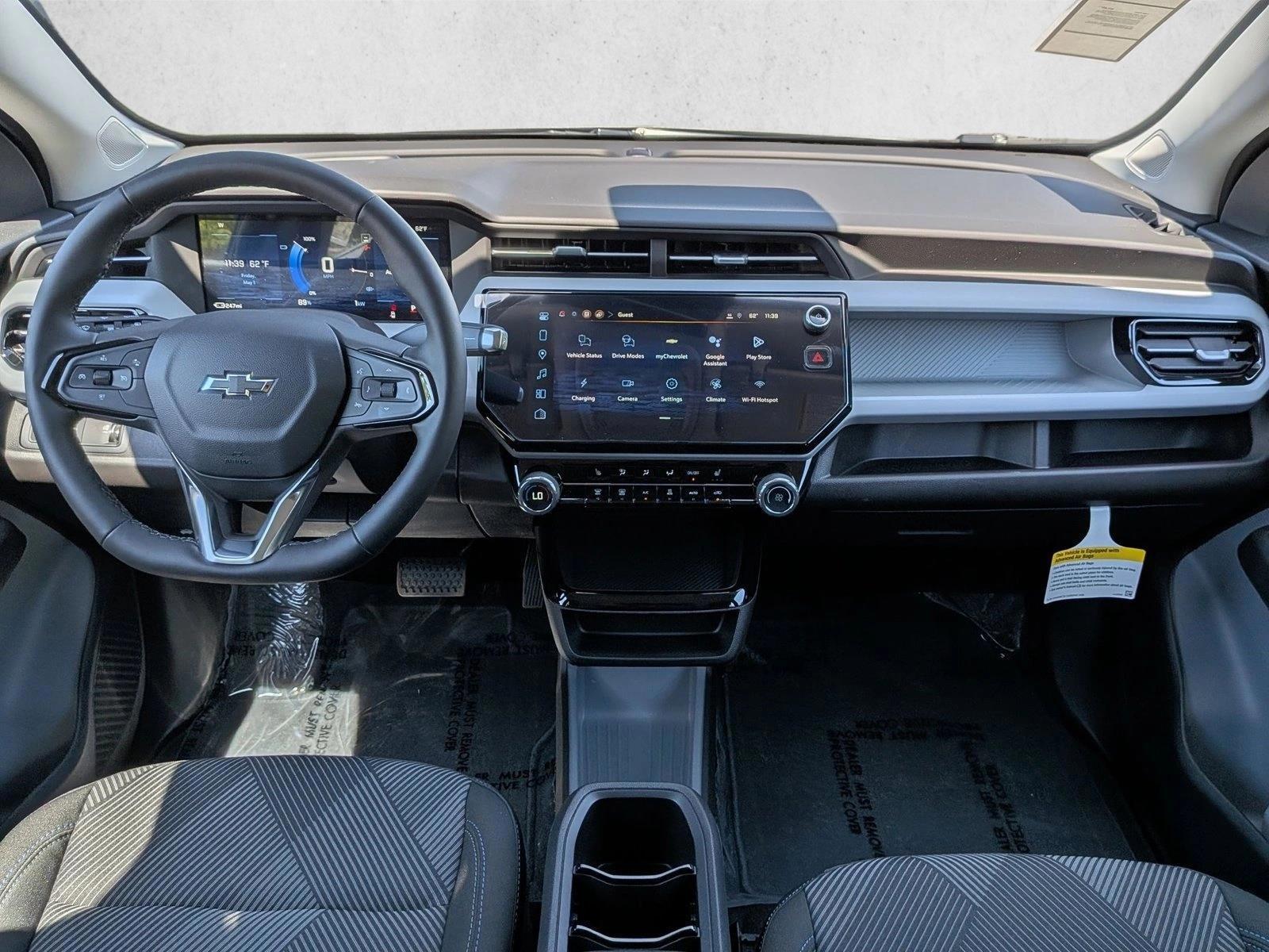 Thumbnail: 2027 Chevrolet Bolt EV - 4