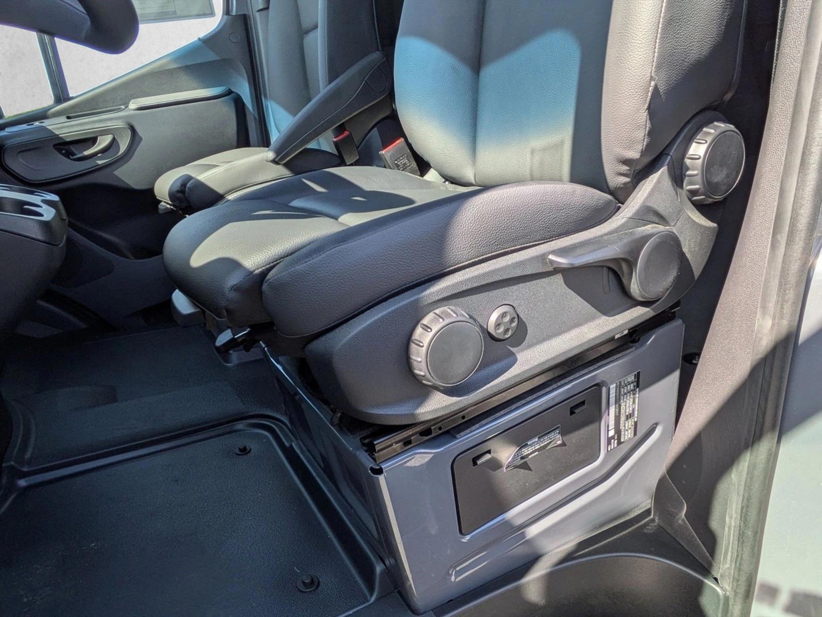 Thumbnail: 2026 Mercedes-Benz Sprinter - 3