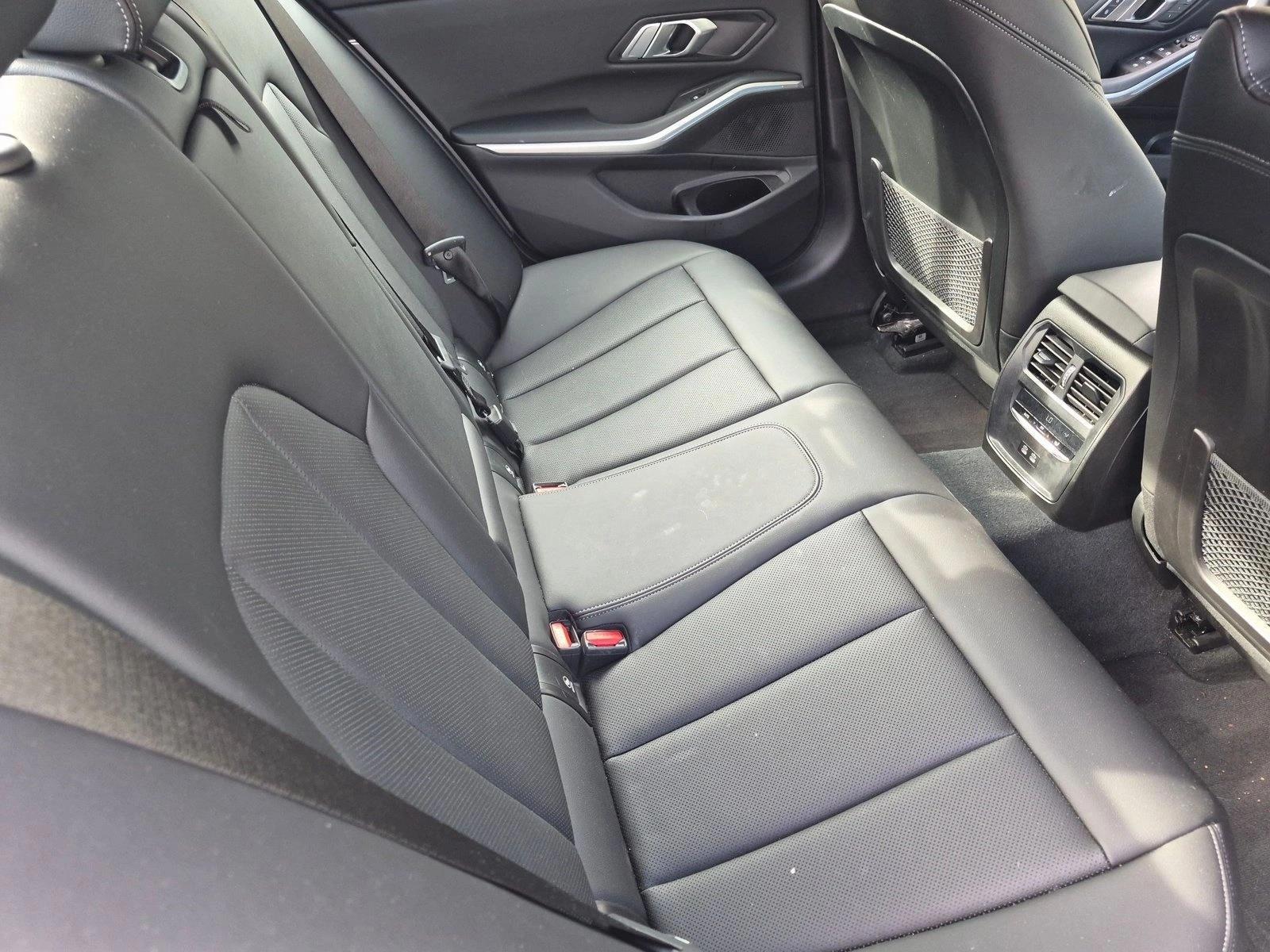 2023 BMW 3 Series 330i - Photo 18